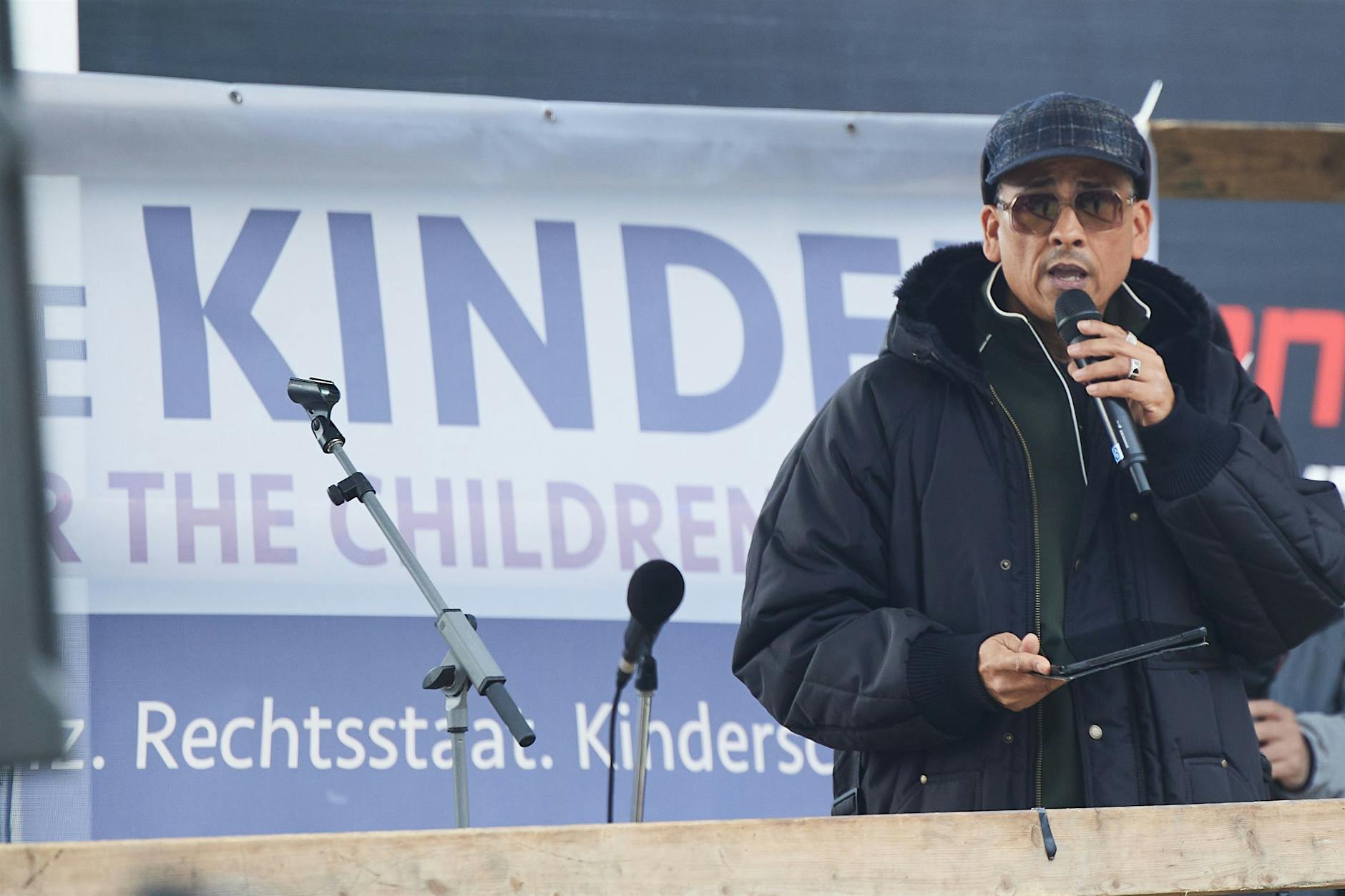 Xavier Naidoo und die Protestbewegung: Einblicke in die Demo in Berlin!