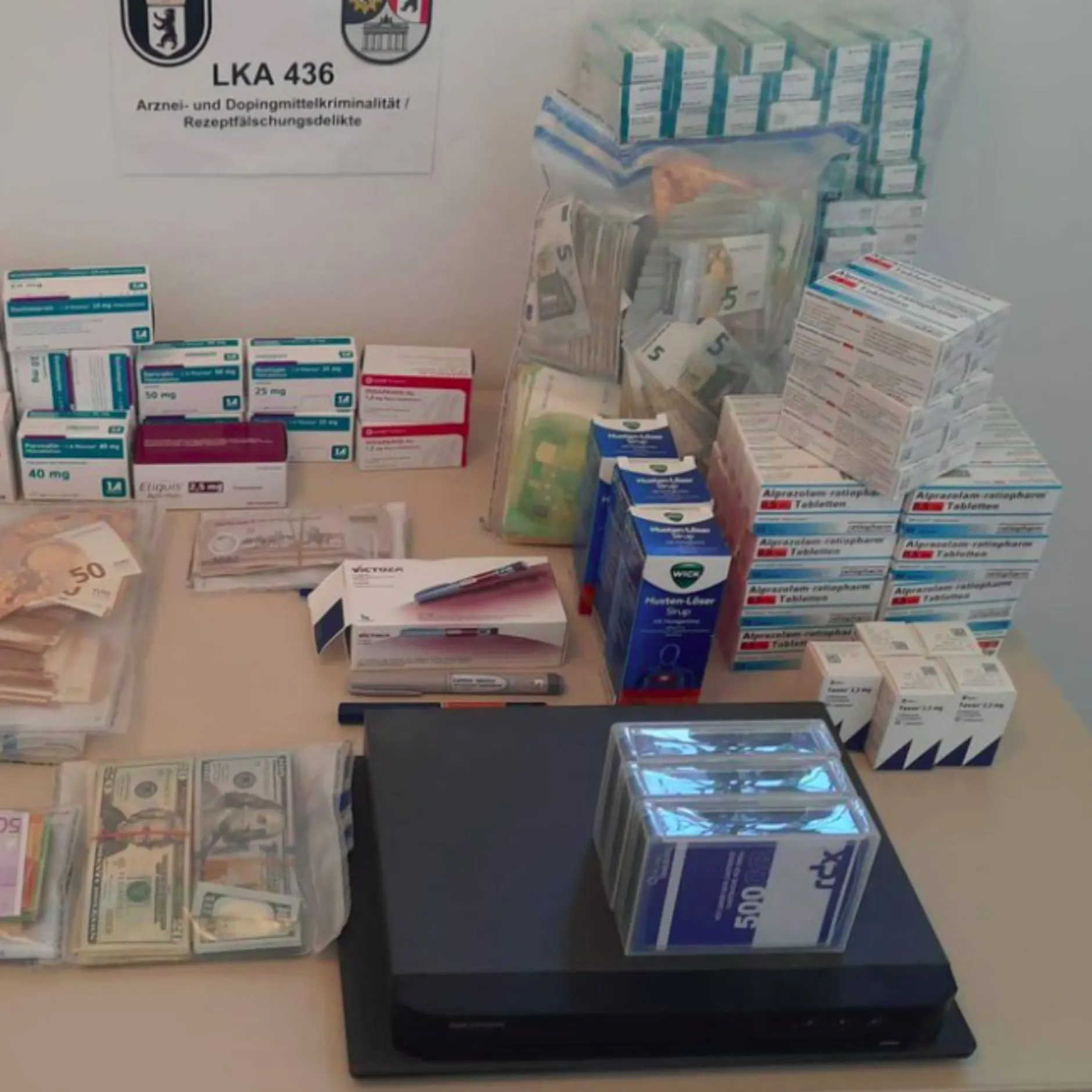 Image - Großrazzia in Berlin: Polizei schlägt gegen illegalen Medikamentenhandel zu