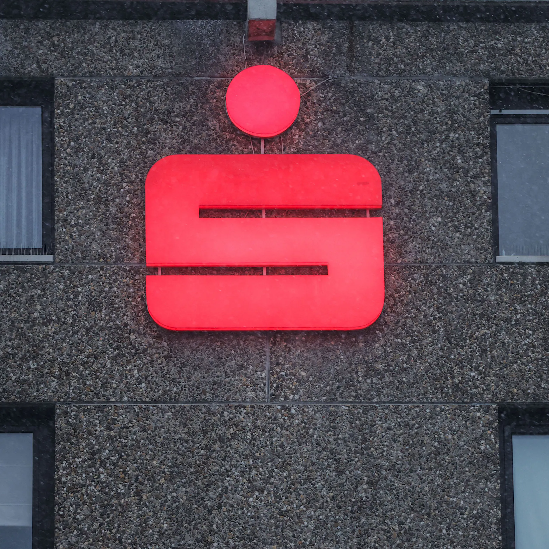 Sparkasse im Visier: Betrüger verschicken massenhaft gefälschte E-Mails