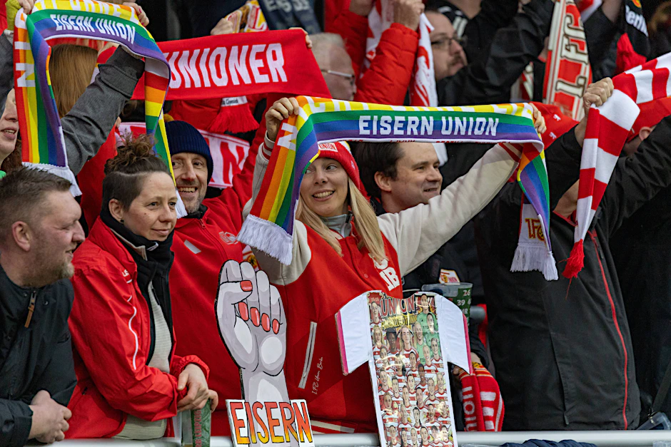 Die Fans des 1. FC Union Berlin haben das Spiel bei RB Leipzig zu einem Heimspiel der Frauen aus Köpenick gemacht.