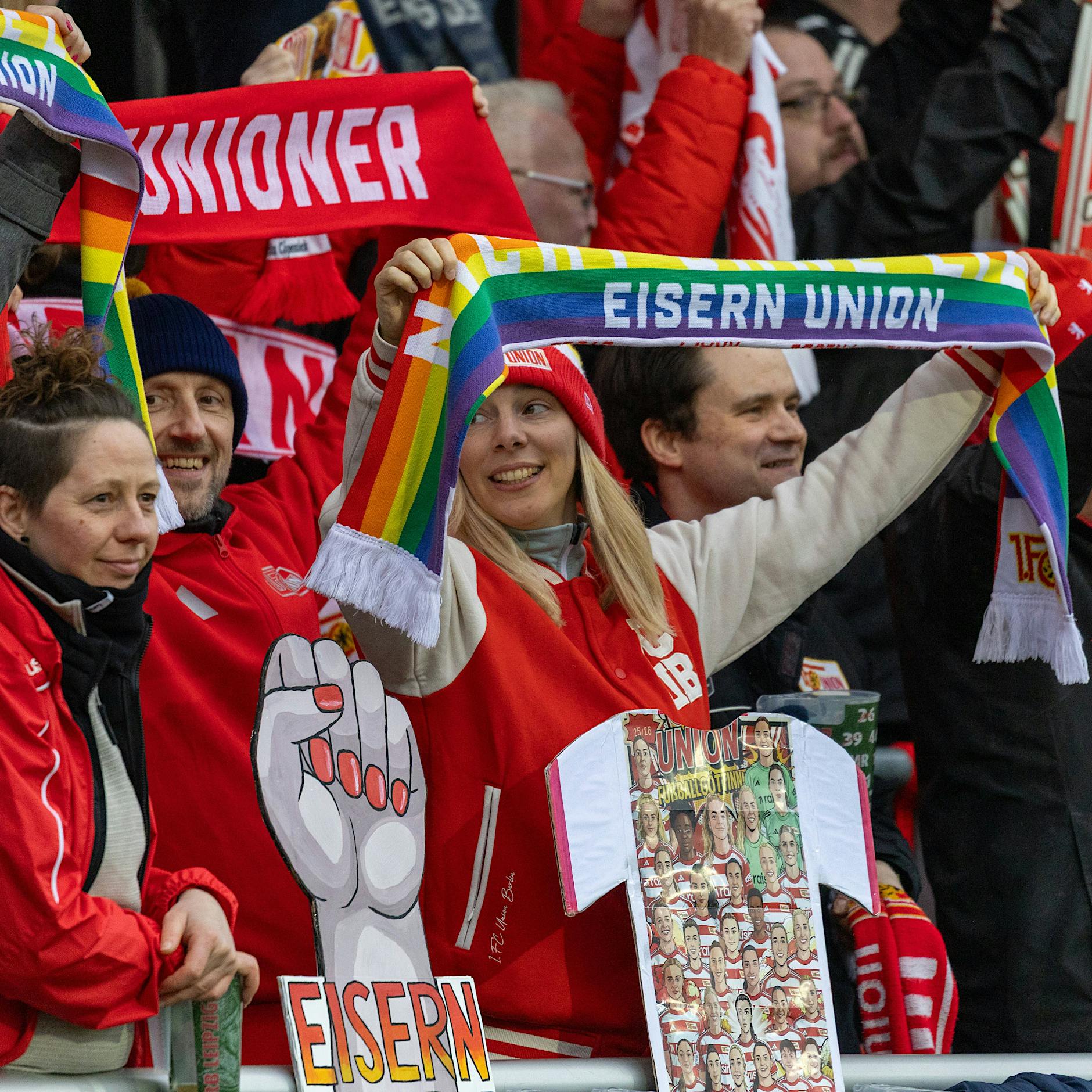 Nach 15 Minuten Stille: Union-Fans machen Partie bei RB Leipzig zum Heimspiel