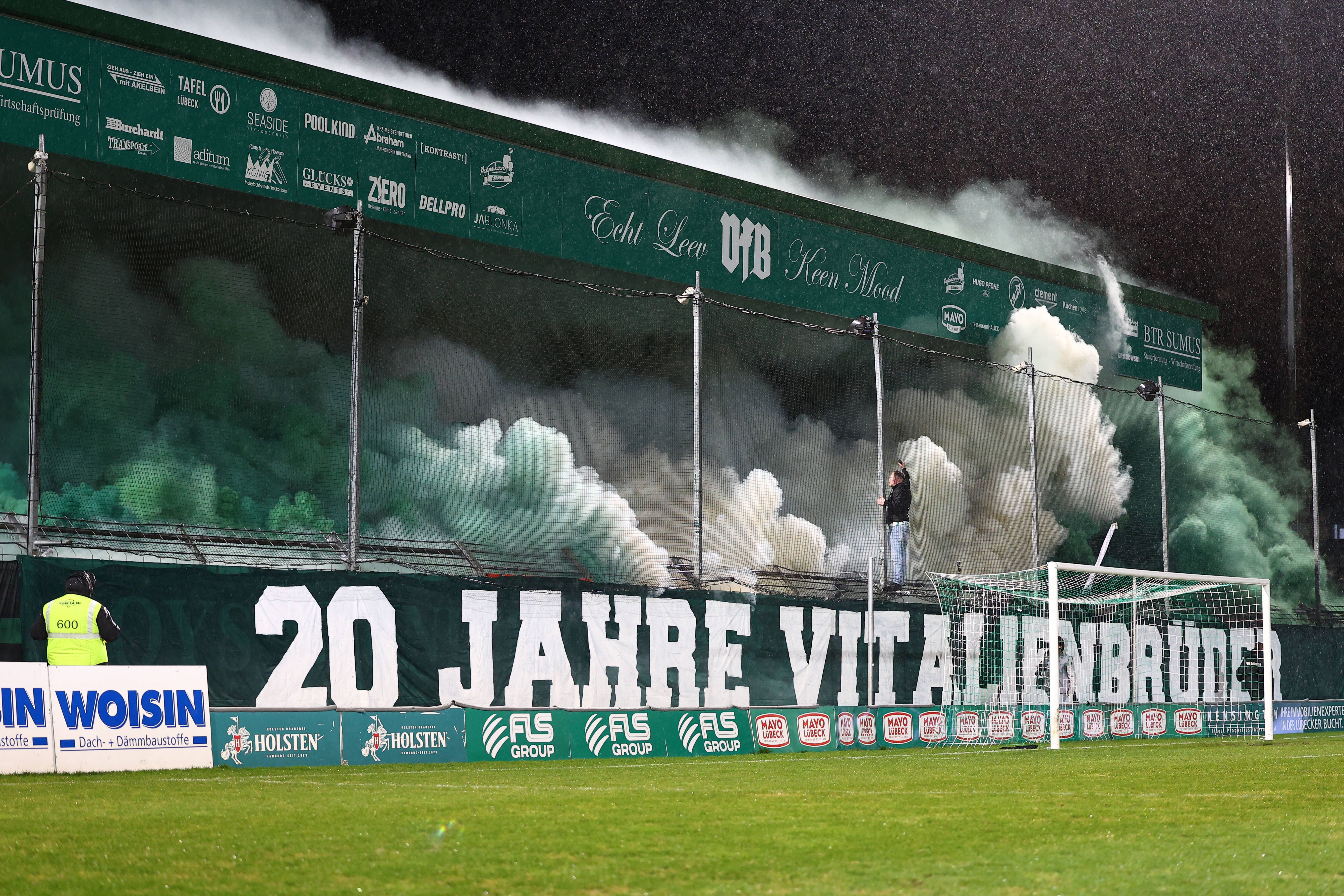 Fußball-Regionalliga: Schlägerei beim VfB Lübeck gegen HSV-Reserve