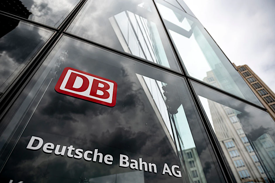 Die Zentrale der Deutschen Bahn in Berlin.