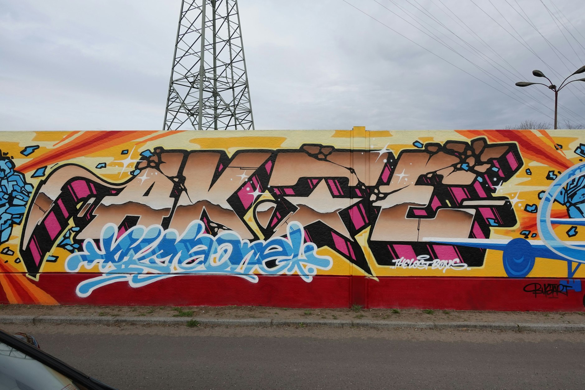Der Schriftzug Akte: Der Graffitikünstler Akte One ist Initiator der „Süd Ost Galerie“.