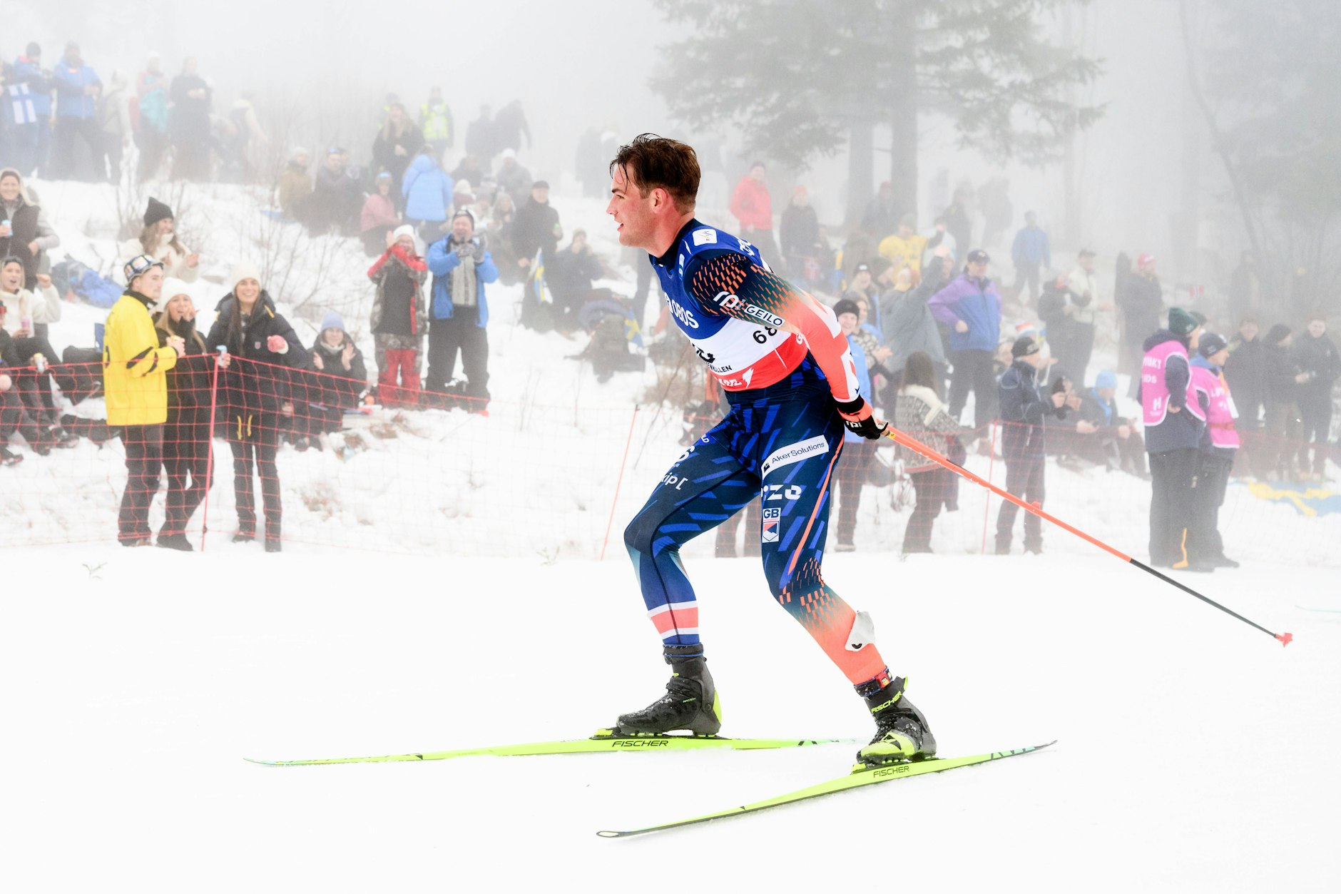Gabriel Gledhill kämpft sich im Rennen am Holmenkollen voran.