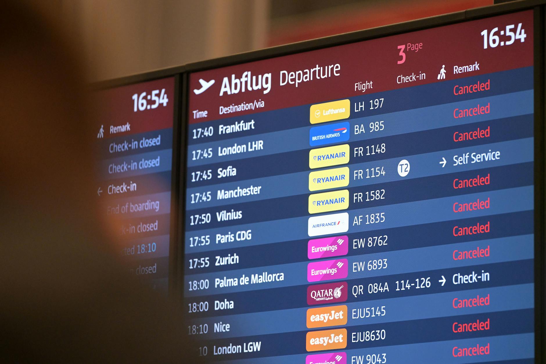 Immer mehr Passagiere klagen wegen Verspätungen oder Flugausfällen am BER.