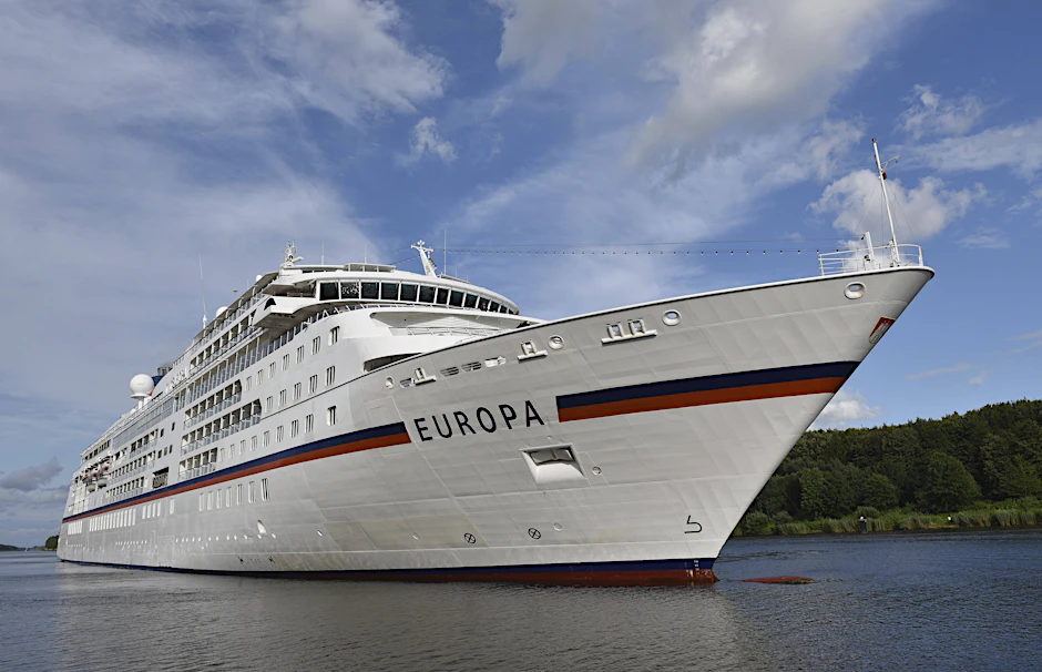 Heike A. und ihr Ehemann wurden vom Kreuzfahrt-Kapitän der MS Europa vom Schiff geworfen.