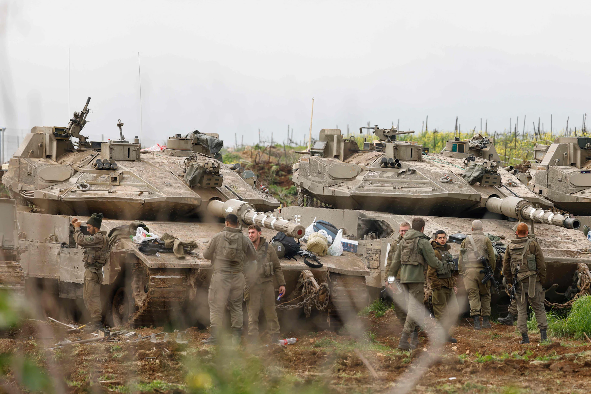 Israelische Panzer im oberen Galiläa nahe der israelisch-libanesischen Grenze.