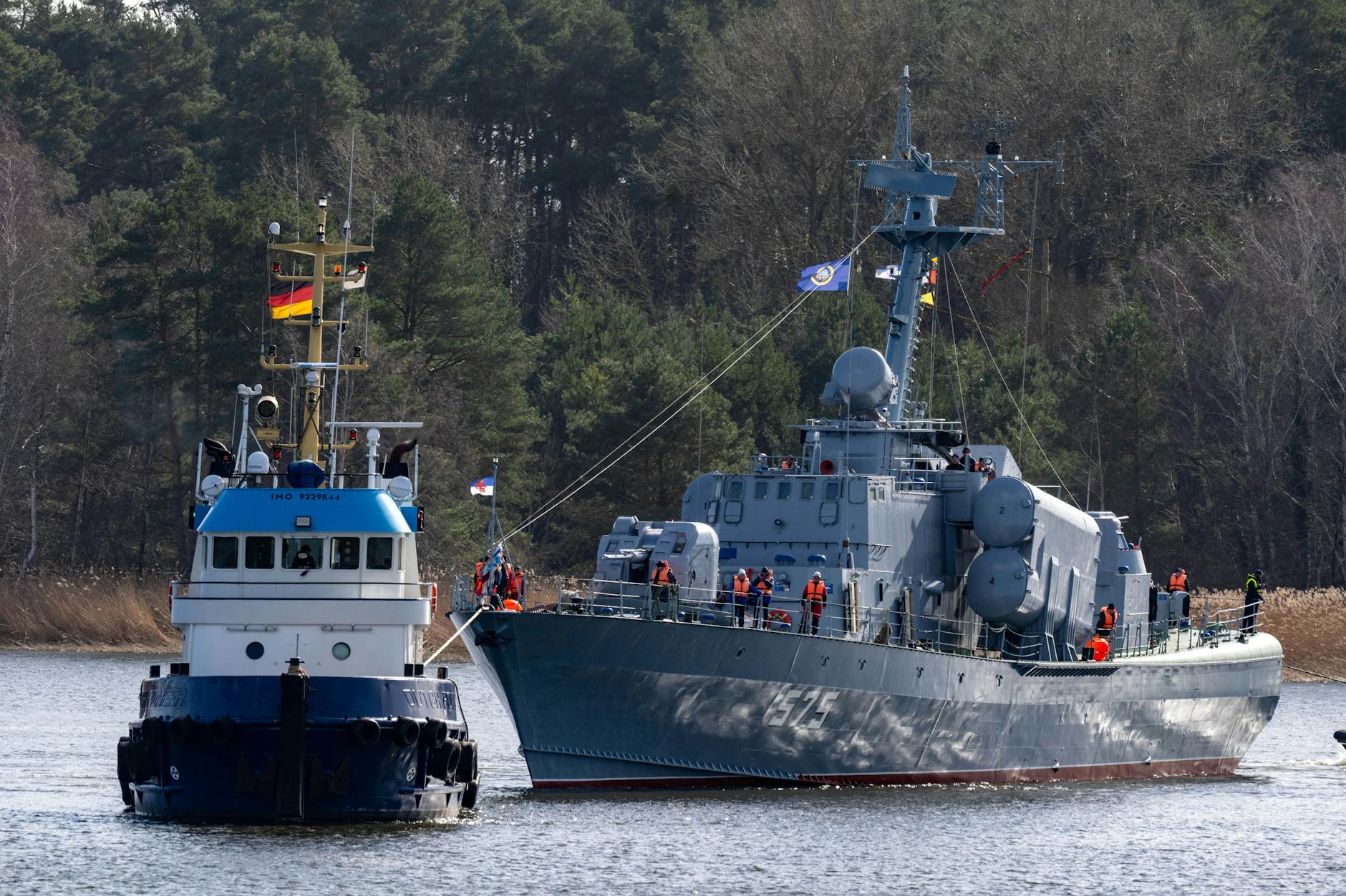 Das DDR-Kriegsschiff „Hans Beimler“ wurde in der Werft in Peenemünde aufgefrischt.
