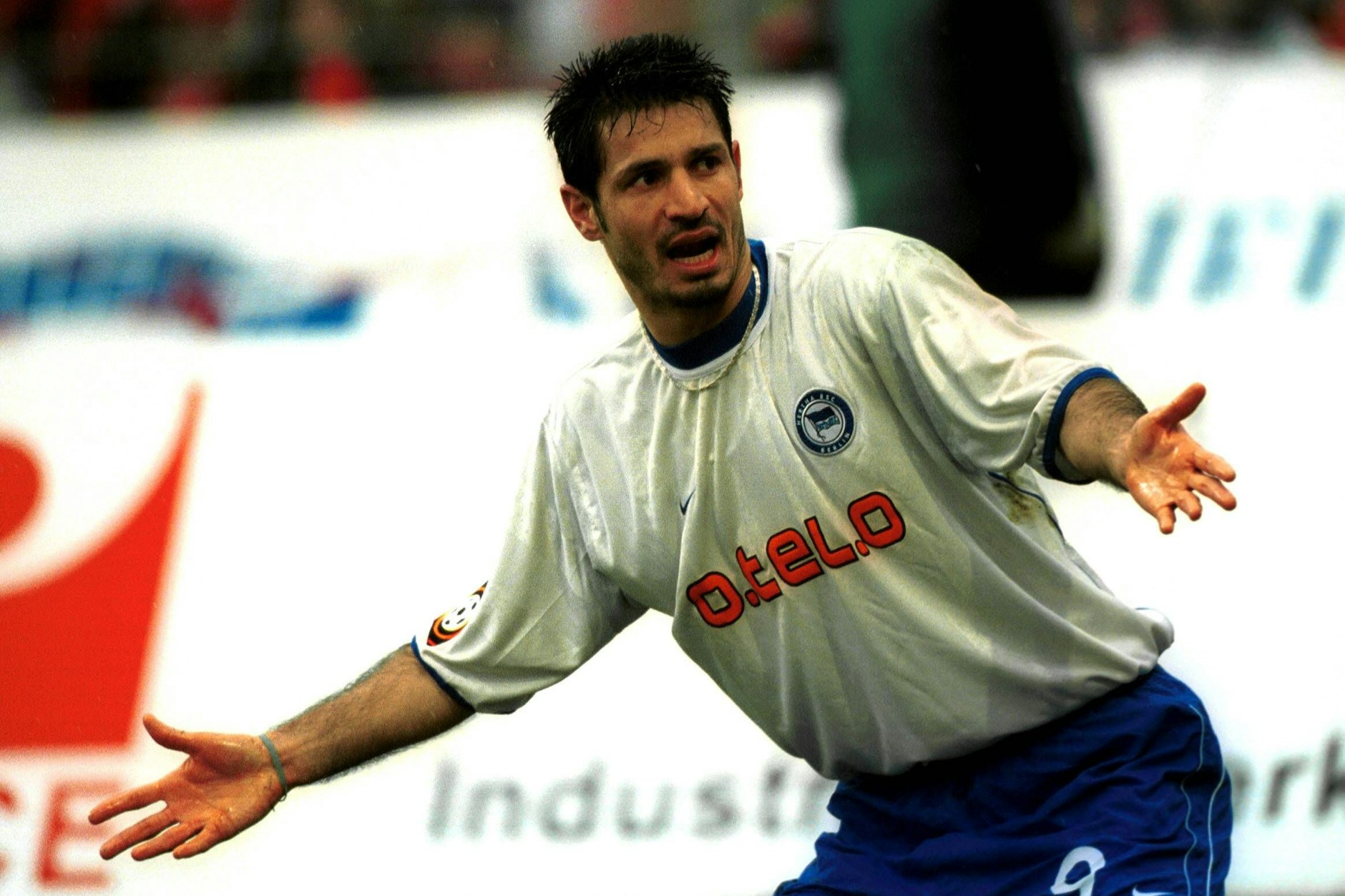 Ali Daei spielte von 1999 bis 2002 bei Hertha BSC. Der Welttorjäger unterstützt in seiner Heimat Iran die Opposition. Er ist seit Jahren im Fadenkreuz des Mullah-Regimes.