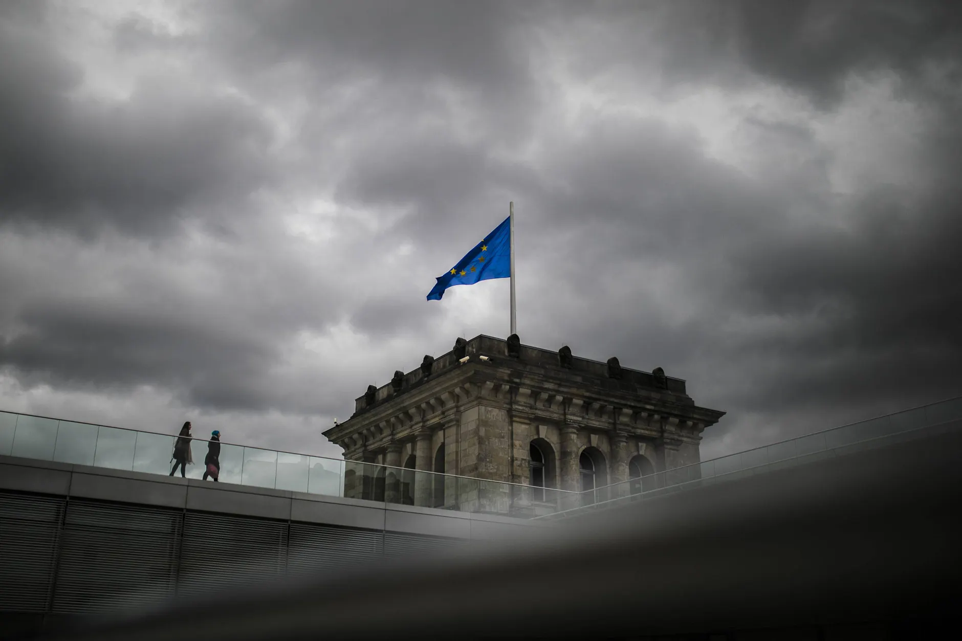 Aus gemeinsam in der EU getroffenen Entscheidungen werden „Vorgaben aus Brüssel“.