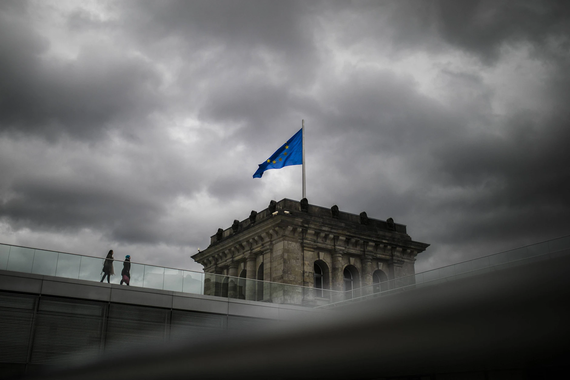 Aus gemeinsam in der EU getroffenen Entscheidungen werden „Vorgaben aus Brüssel“.