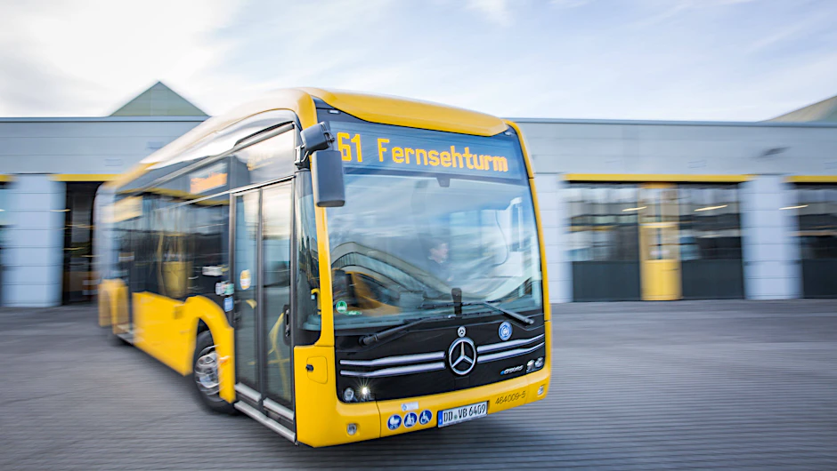 Wie hier in Dresden sind immer mehr E-Busse unterwegs: Doch in Mitteldeutschland wächst der Bestand langsamer als im Westen.
