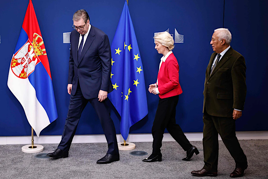 Vučić und von der Leyen. Zwischen Annäherung an die EU und geopolitischem Balanceakt sucht Serbien seinen Kurs.