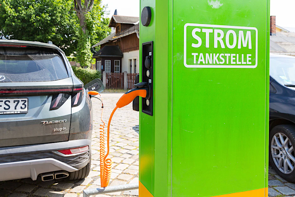 Eine Ladesäule für E-Autos: Immer häufiger werden solche Geräte zum Opfer von Vandalen und Kupferdieben.
