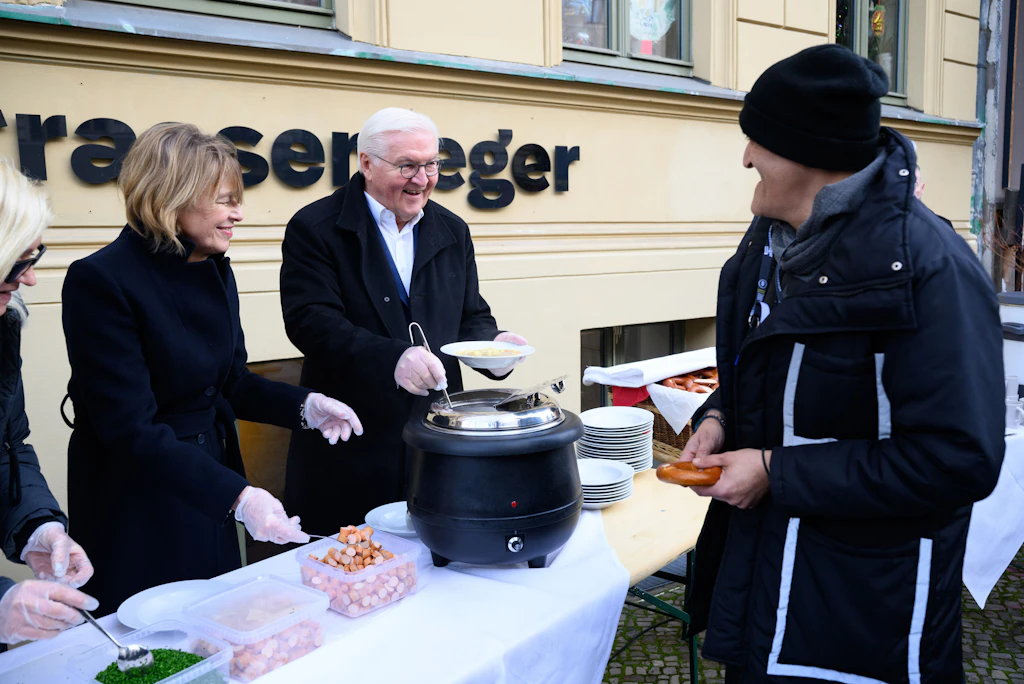 Steinmeier hält Hof in Stralsund – und zeigt sich dabei ziemlich nackt