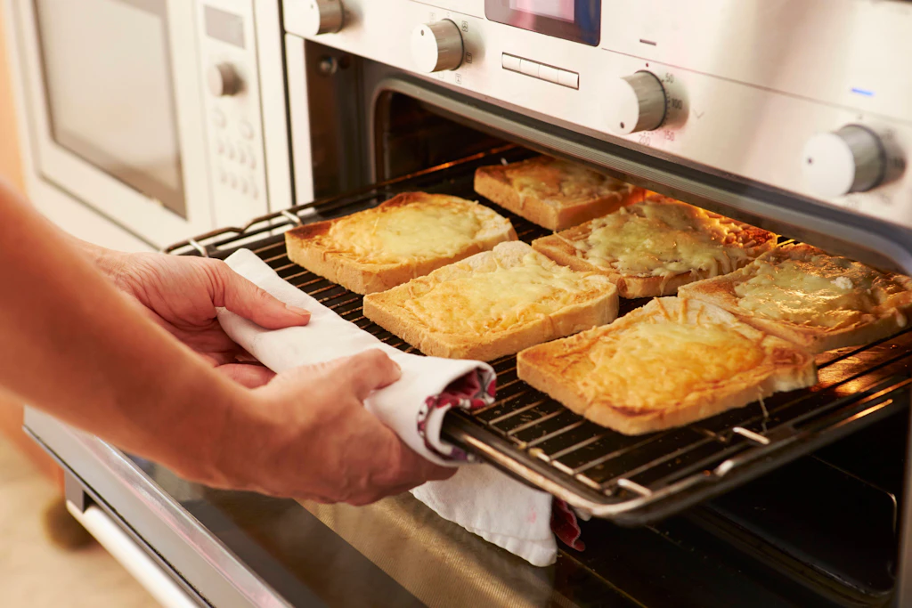 Karlsbader Schnitte ist ein Klassiker der Küche aus dem Osten. Tomatentoast ist eine leckere Abwandlung davon.