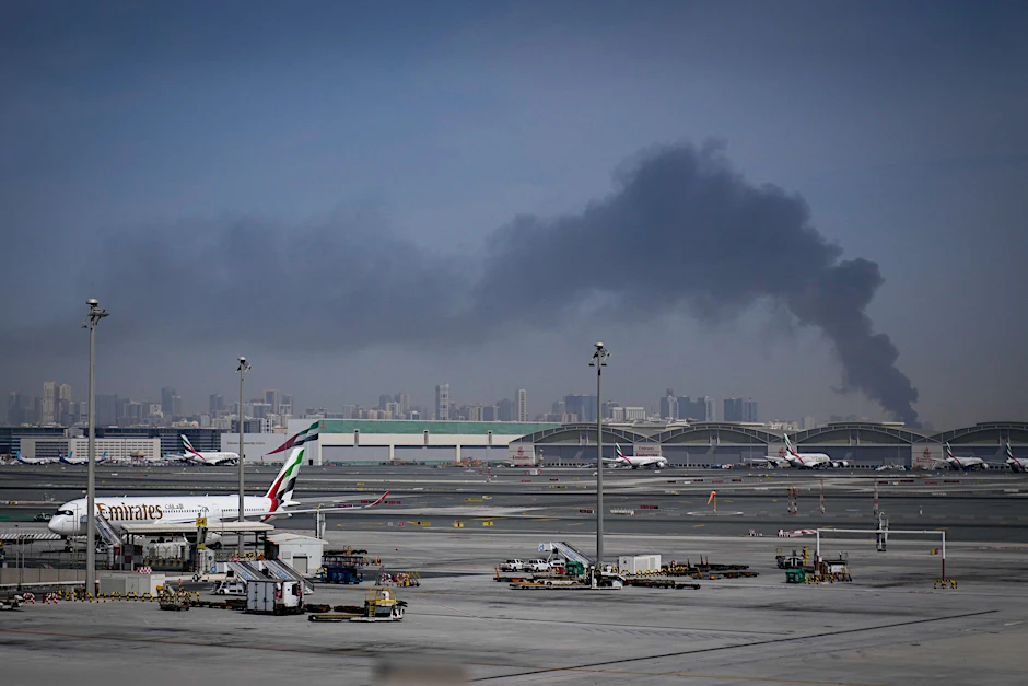 Rauchwolke nach iranischem Angriff in Dubai