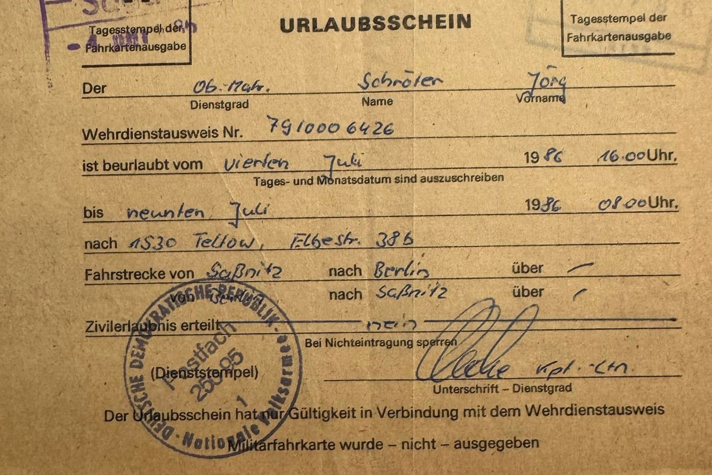 Ein Urlaubsschein für Jörg Schröter aus dem Jahr 1986.