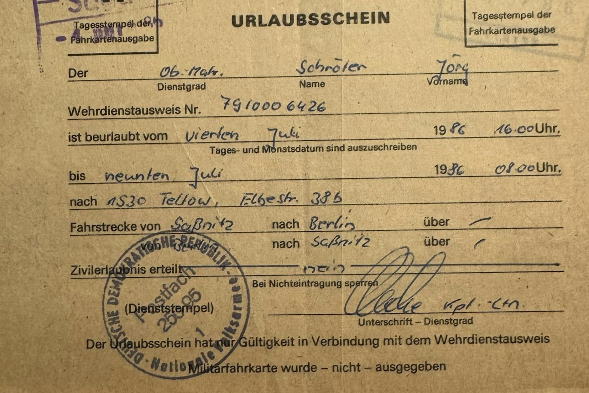 Ein Urlaubsschein für Jörg Schröter aus dem Jahr 1986.