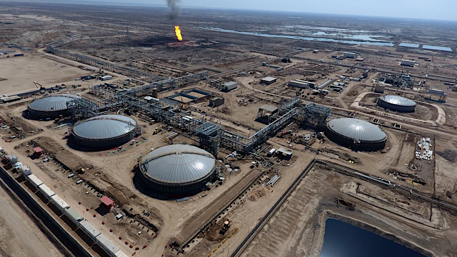 Eine Luftaufnahme des Ölfelds „West Qurna“ bei Basra im Irak