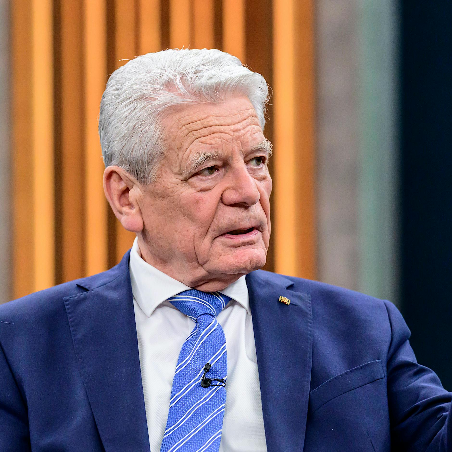 Joachim Gauck über Ostdeutsche bei Caren Miosga: Sind altdeutsch