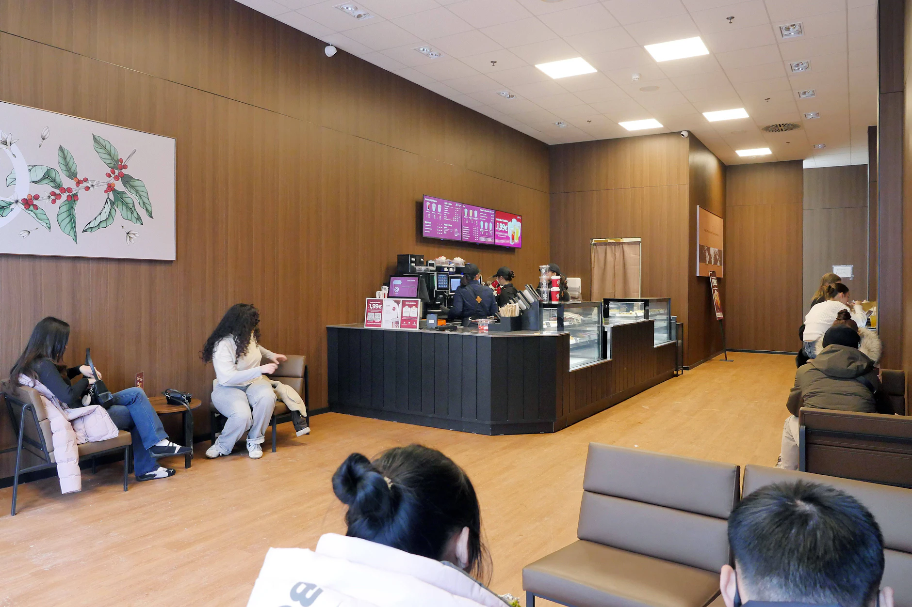 Mit einem gemütlichen Ambiente kann Cotti Coffee nicht punkten – will es auch nicht.