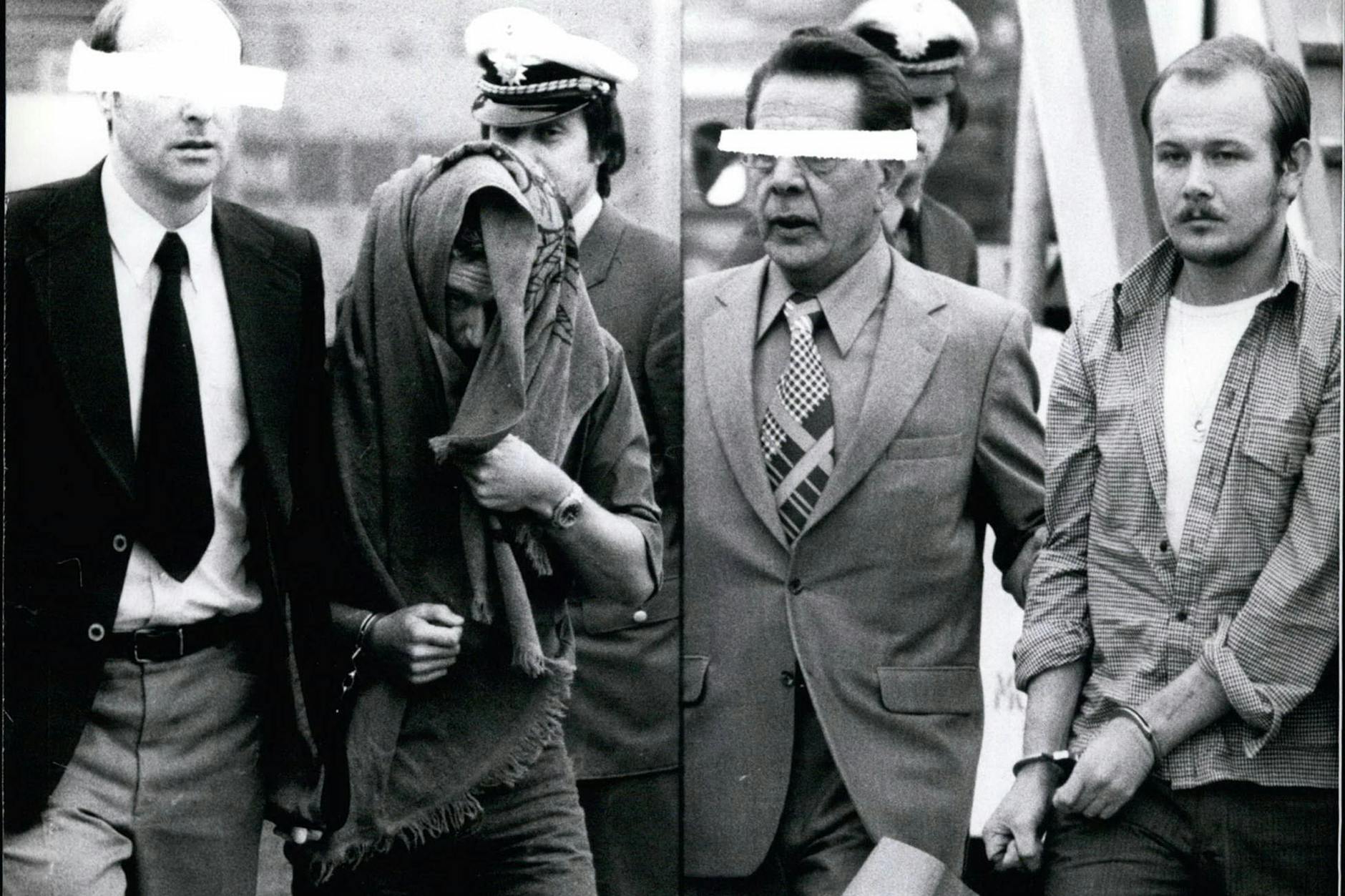 Ludwig Lugmeier (r.) wird 1974 in Frankfurt abgeführt.