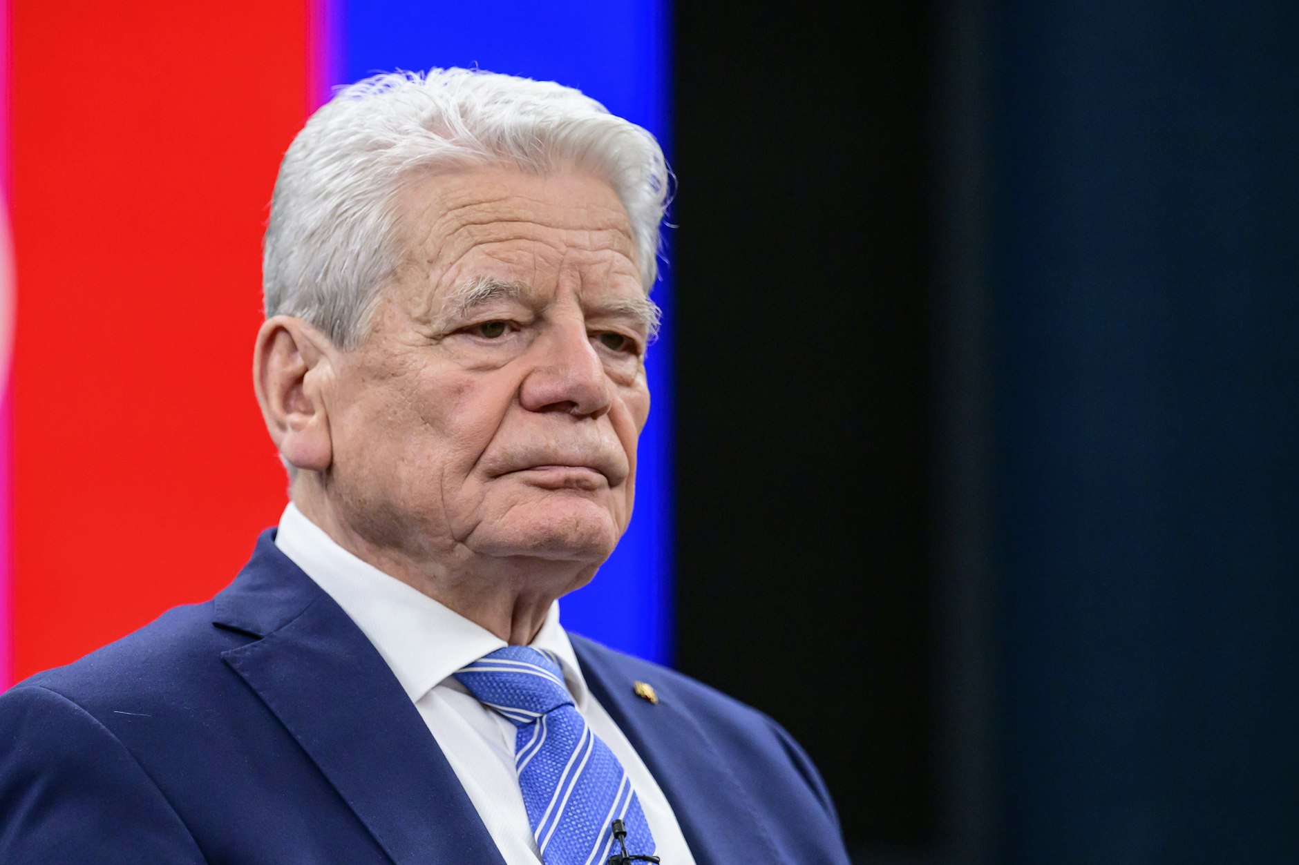 Joachim Gauck, früherer Bundespräsident, bei Caren Miosga