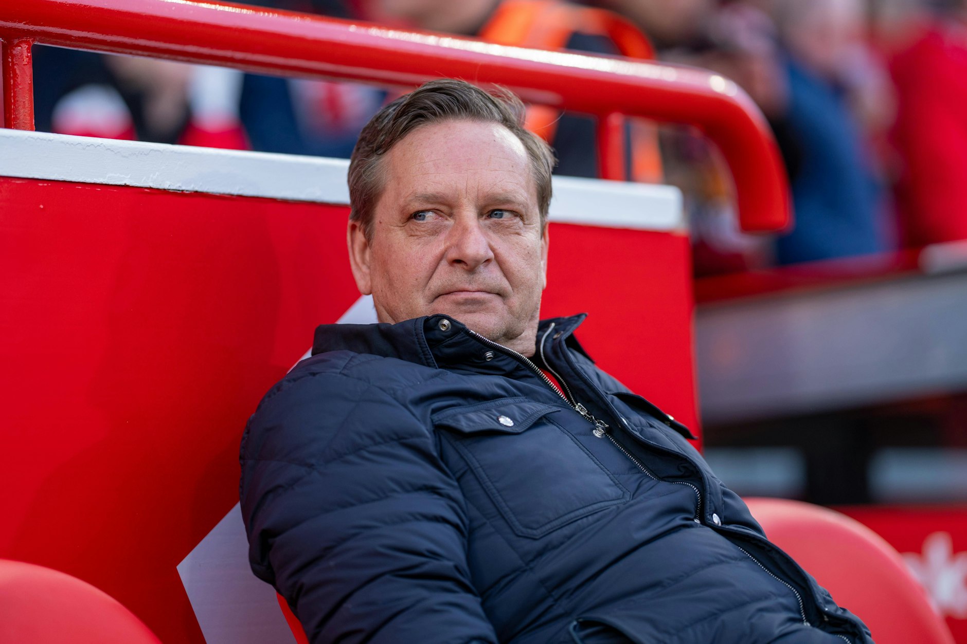 Horst Heldt, Manager des 1. FC Union Berlin, blickt mit Sorge auf das Spiel beim FC Bayern München.