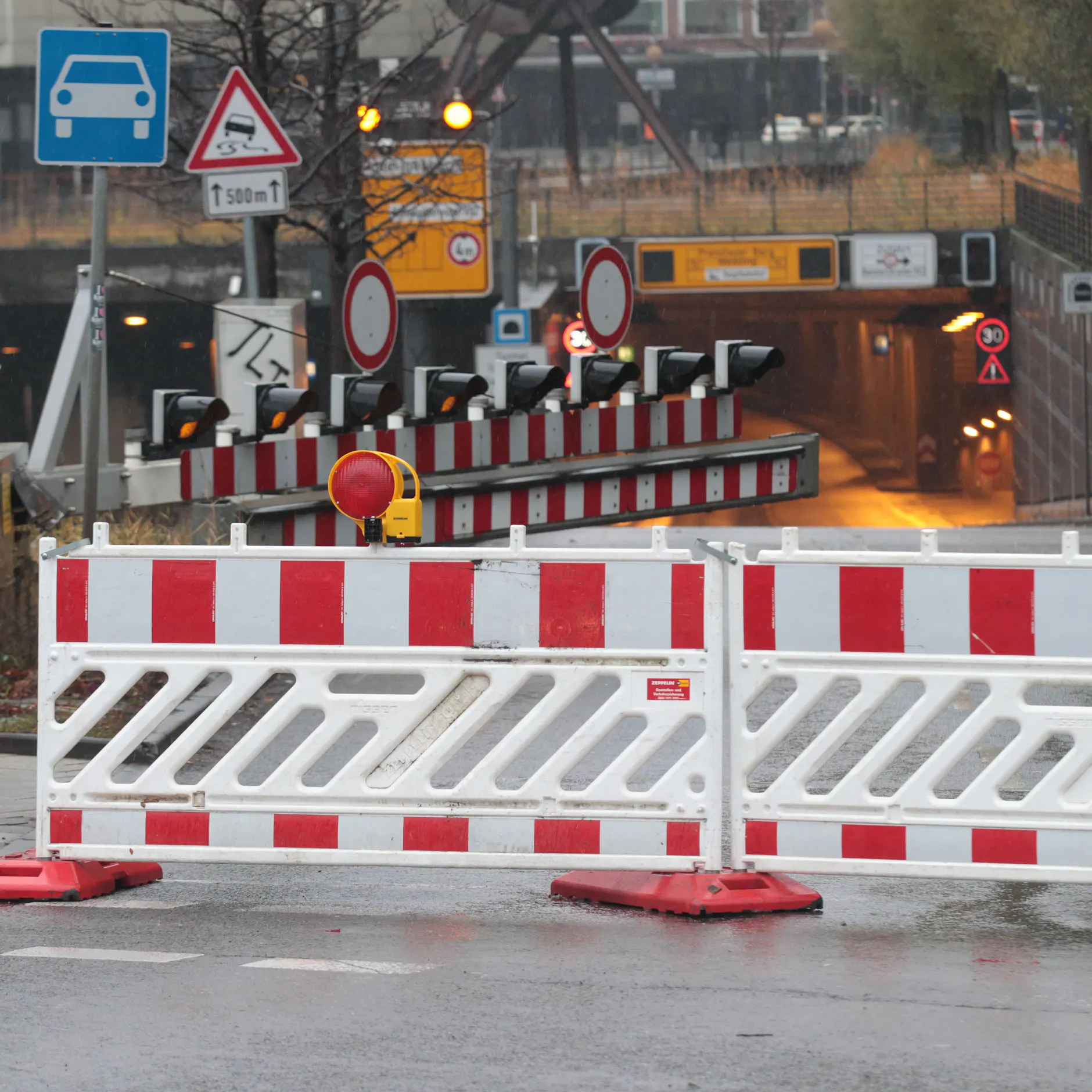 Image - Am Abend geht das Chaos los: Tiergartentunnel und zwei Autobahnen in Berlin dicht