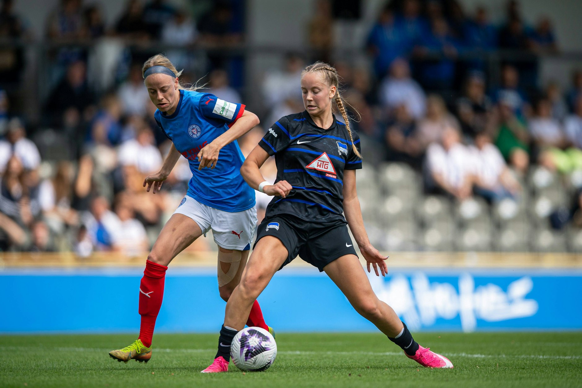 Stürmerin Elfie Wellhausen schießt das Frauen-Team von Hertha BSC Richtung Aufstieg. .Sie machte 14 Tore in 12 Liga-Spielen.