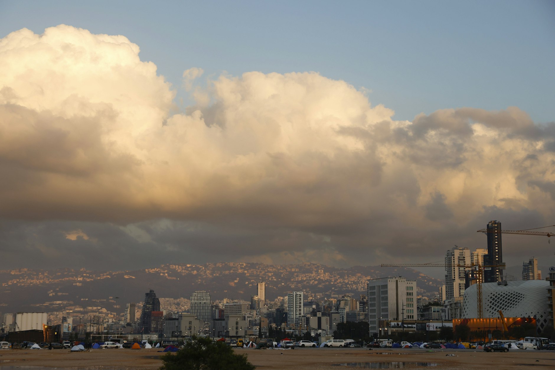 Israel intensiviert seine Luftangriffe auf die libanesische Hauptstadt Beirut.