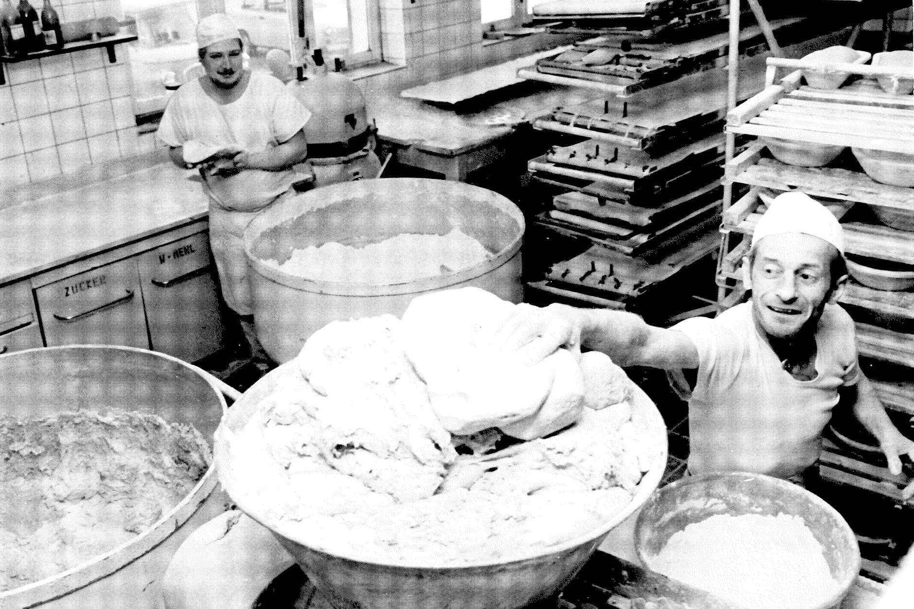 Bäcker bei der Arbeit, Landbäckerei in Friesack, 1986