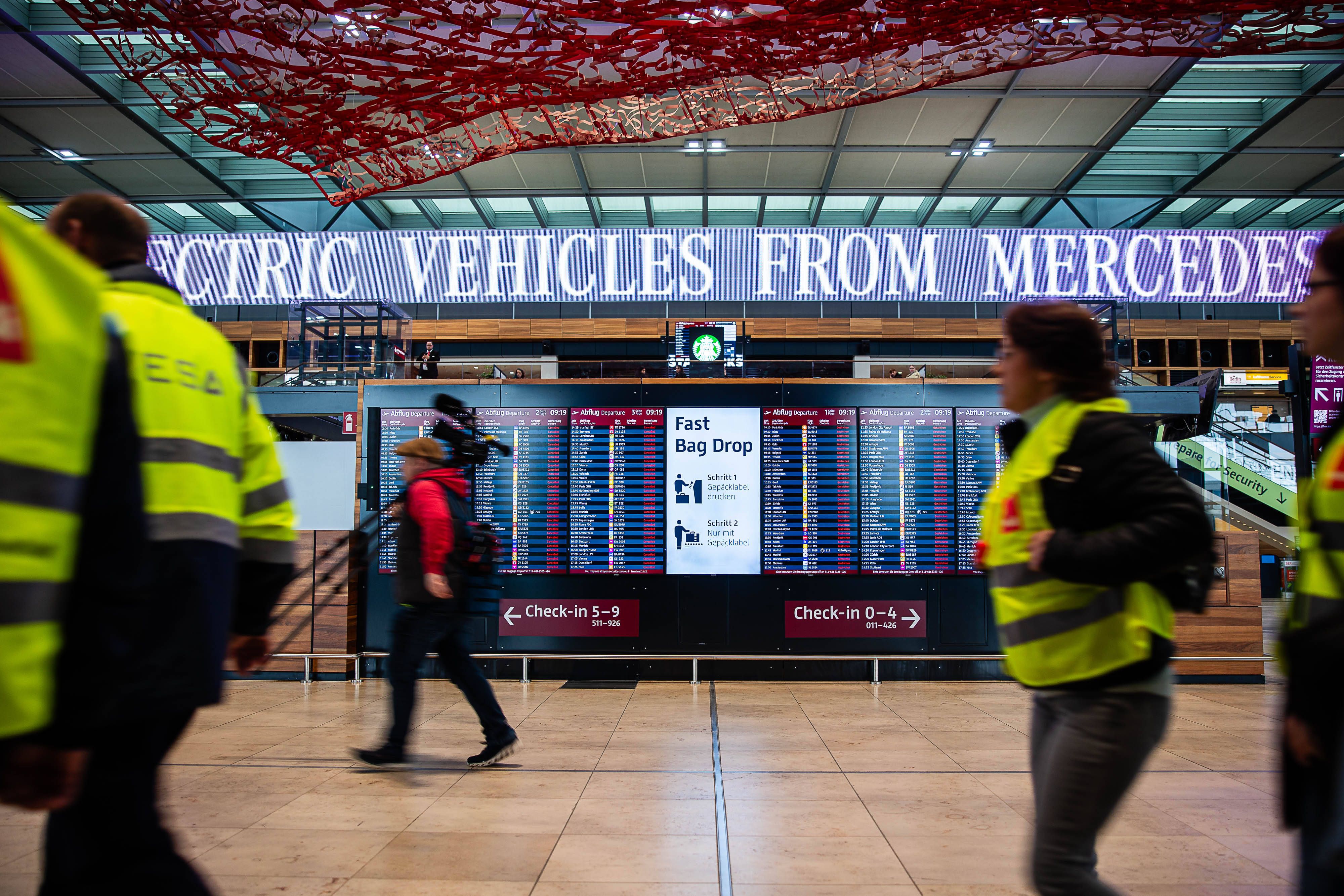 Nichts geht mehr: Streik am Flughafen BER hat begonnen