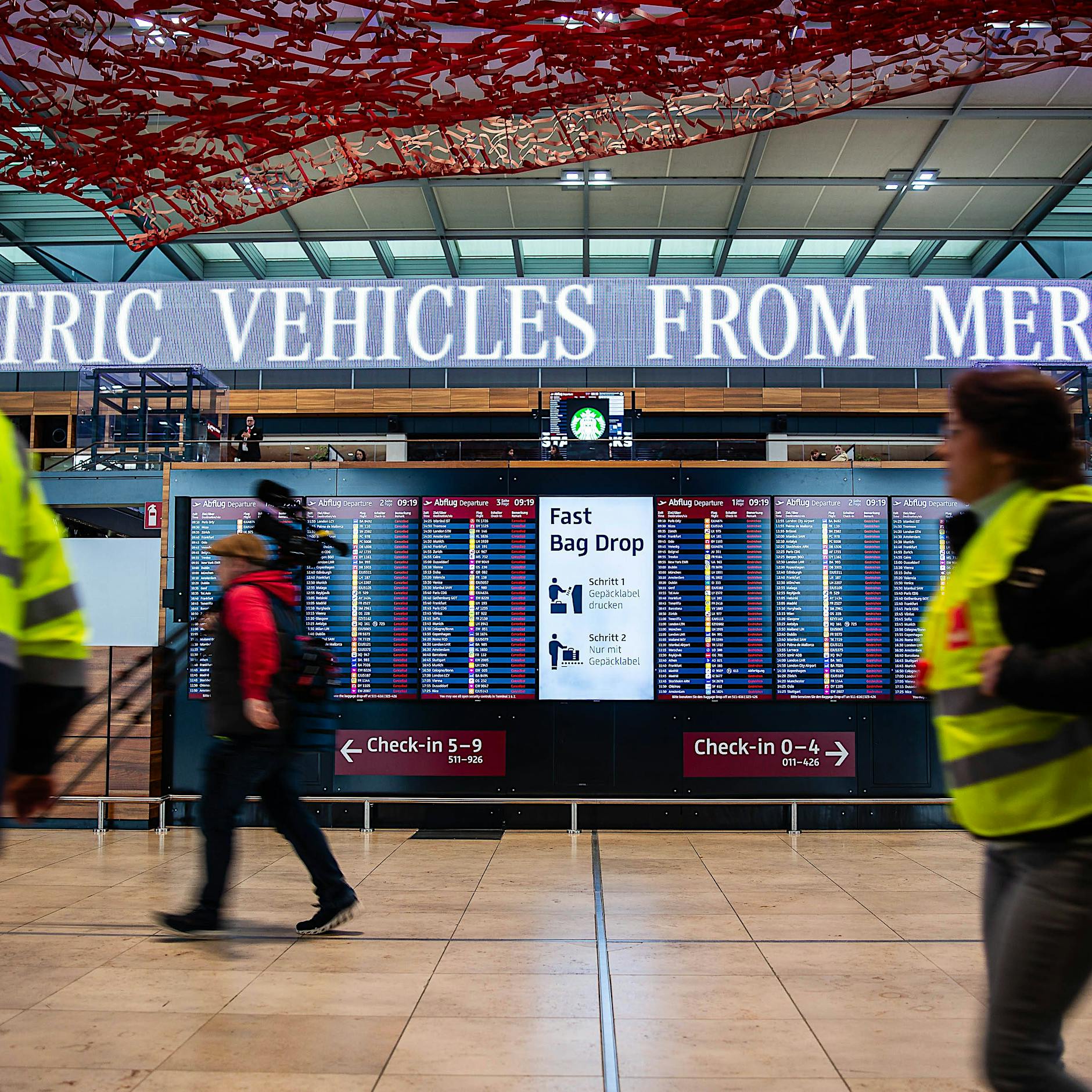Nichts geht mehr: Streik am Flughafen BER hat begonnen