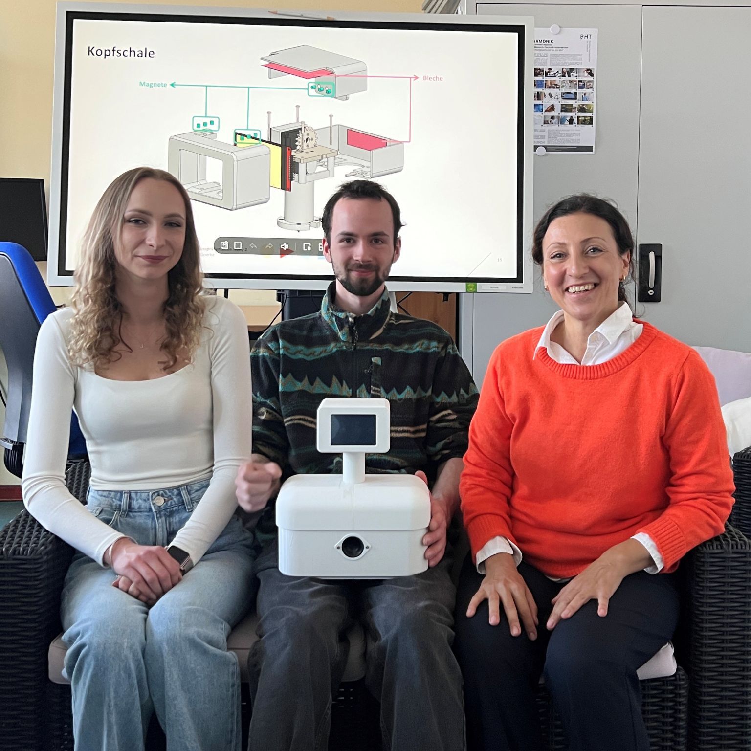 Roboter hilft beim Stressabbau: Neffy 2.0 unterstützt bei Atemübungen