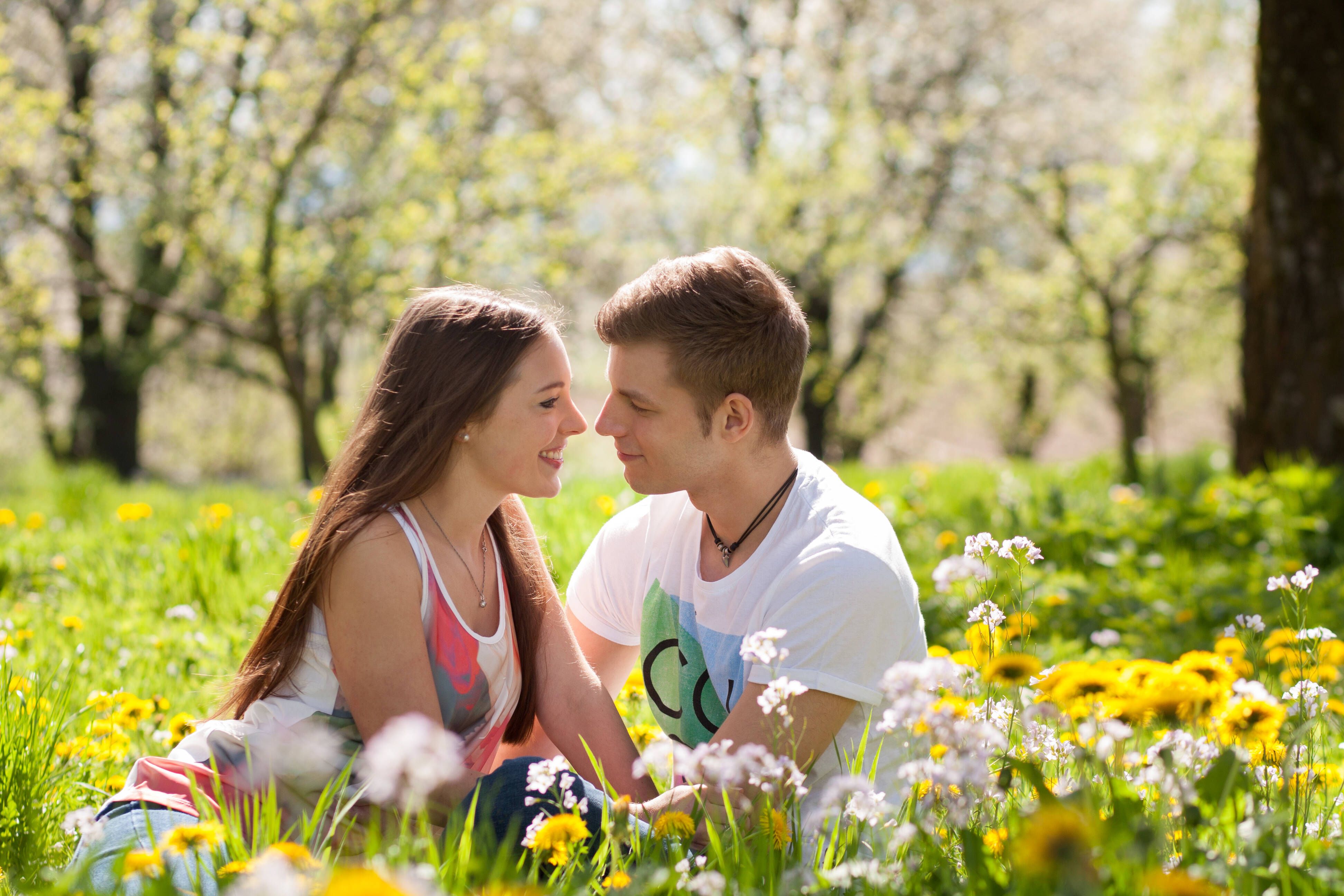 Plötzlich mehr Lust? Was hinter den Frühlingsgefühlen steckt