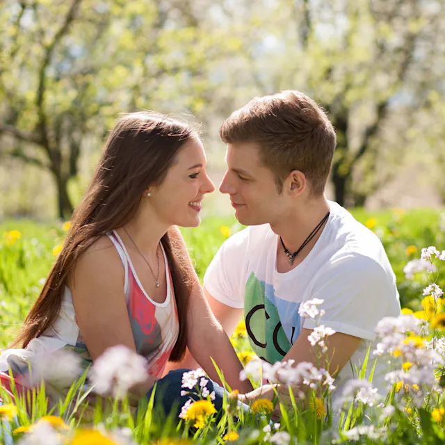 Plötzlich mehr Lust? Was hinter den Frühlingsgefühlen steckt