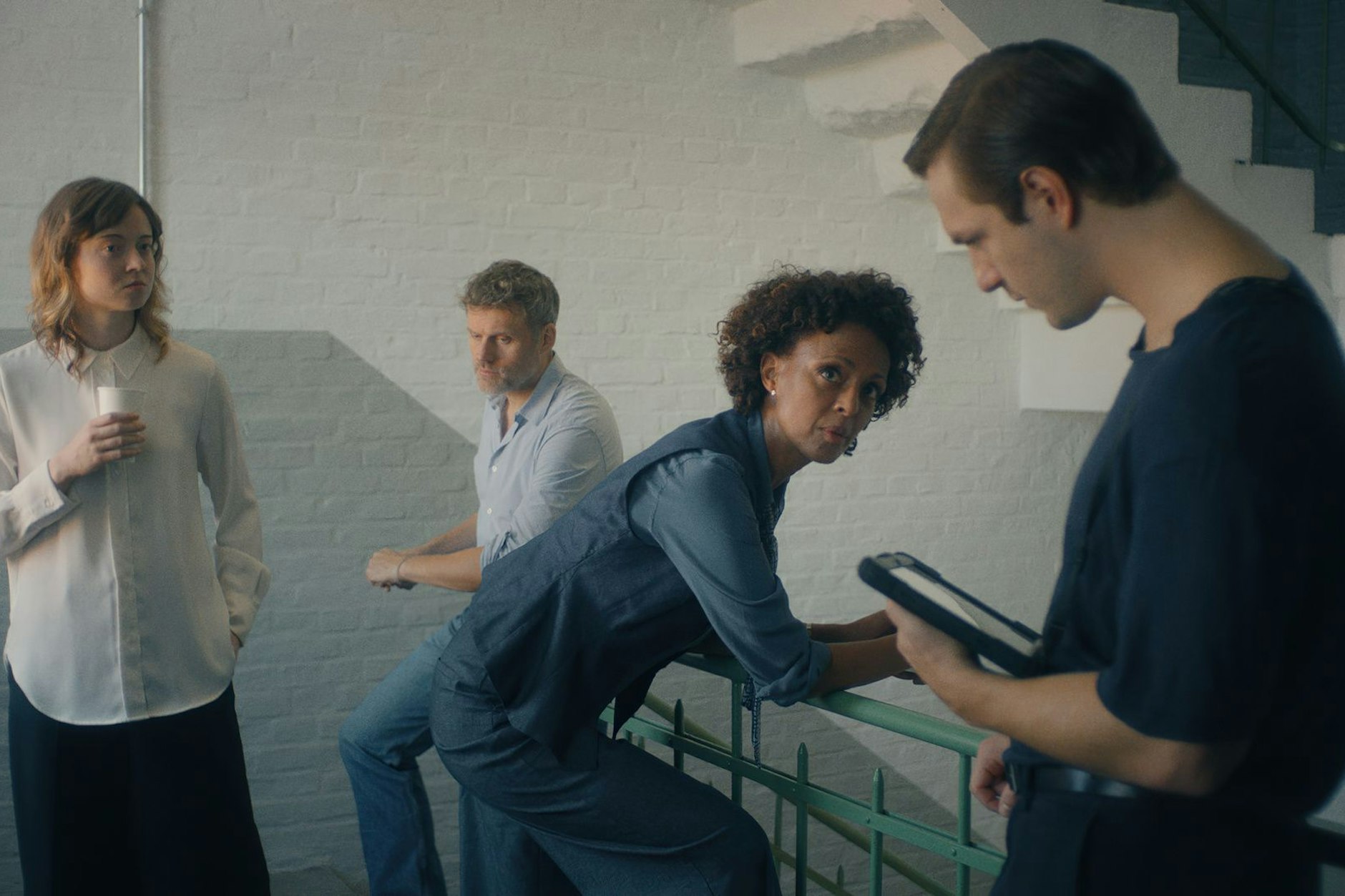 Als Staatsanwältin Dena Paulos startet Dennenesch Zoudé (Mitte) im Havelland-Krimi richtig durch.