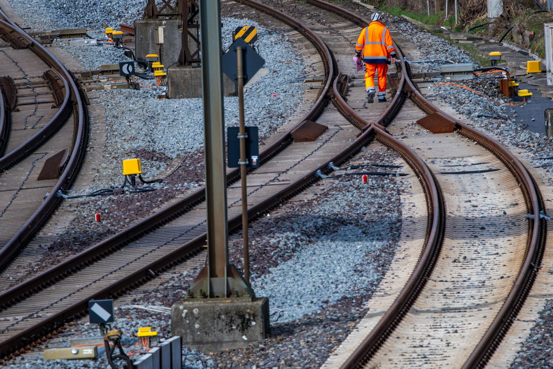 Die Bundesregierung nahm 2025 neue Schulden für die Infrastruktur auf.