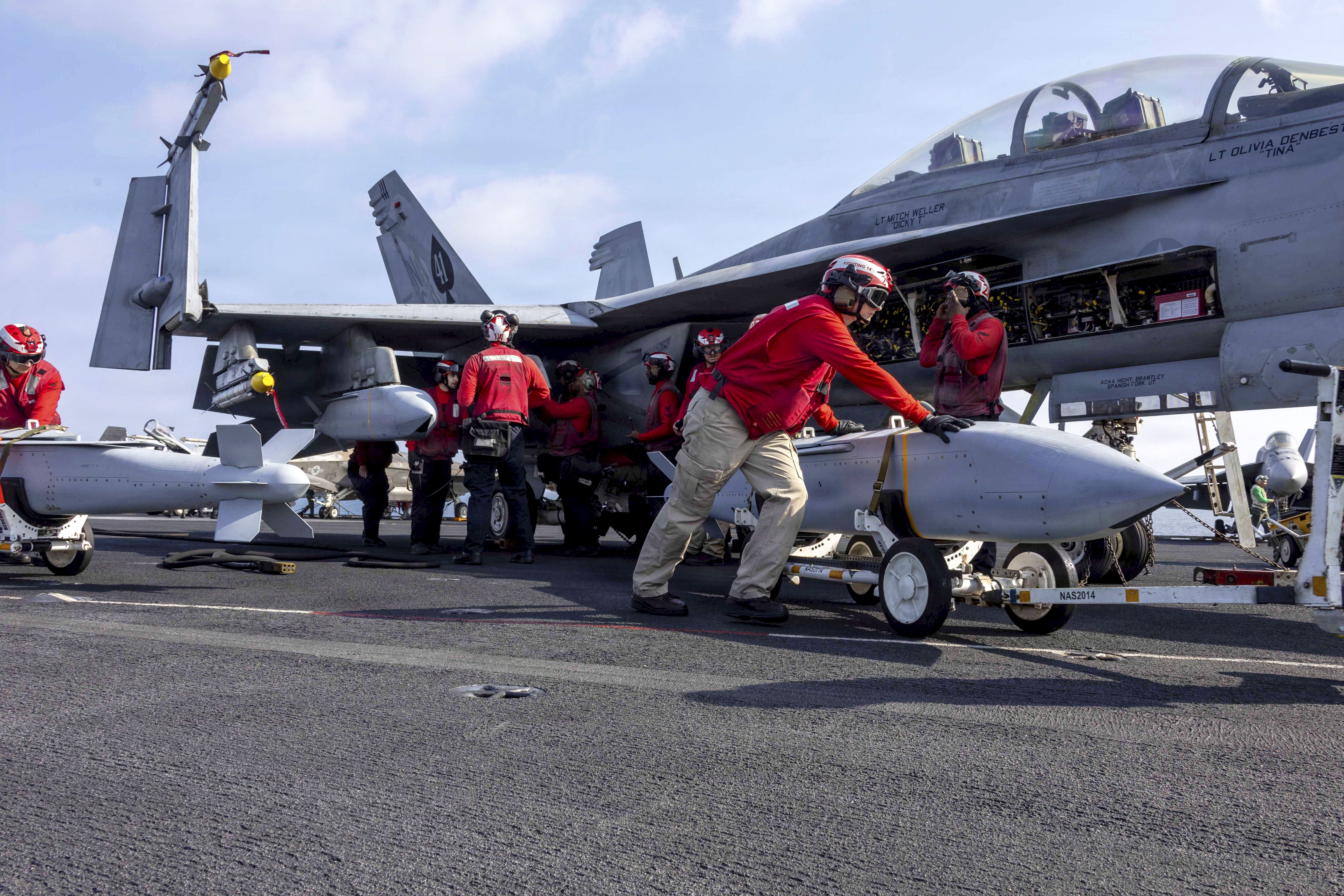 Bomben als „Himmelsgeschenke“: Die irritierende Lust am Krieg