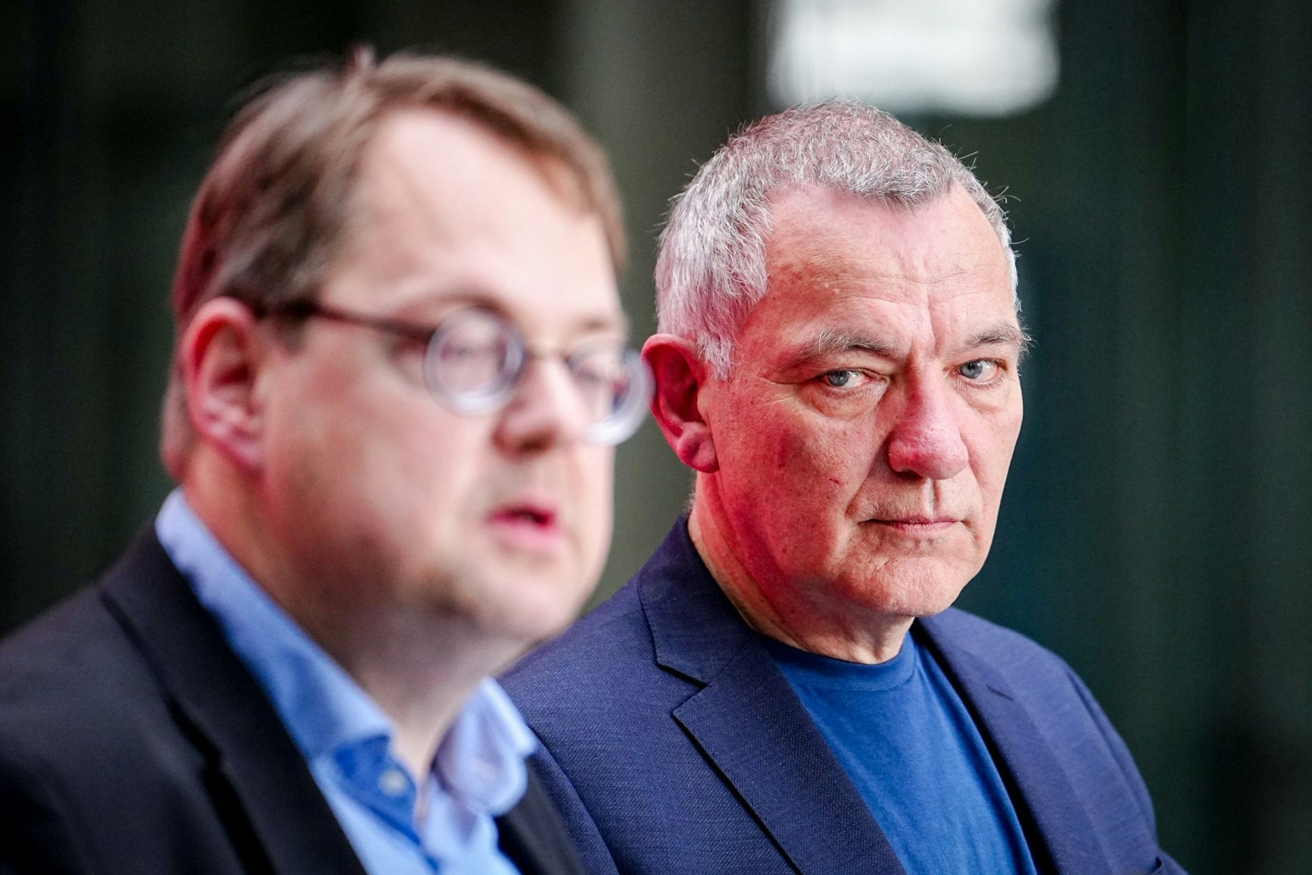 Sören Pellmann (l.) und der Linke-Parteivorsitzende Jan van Aken