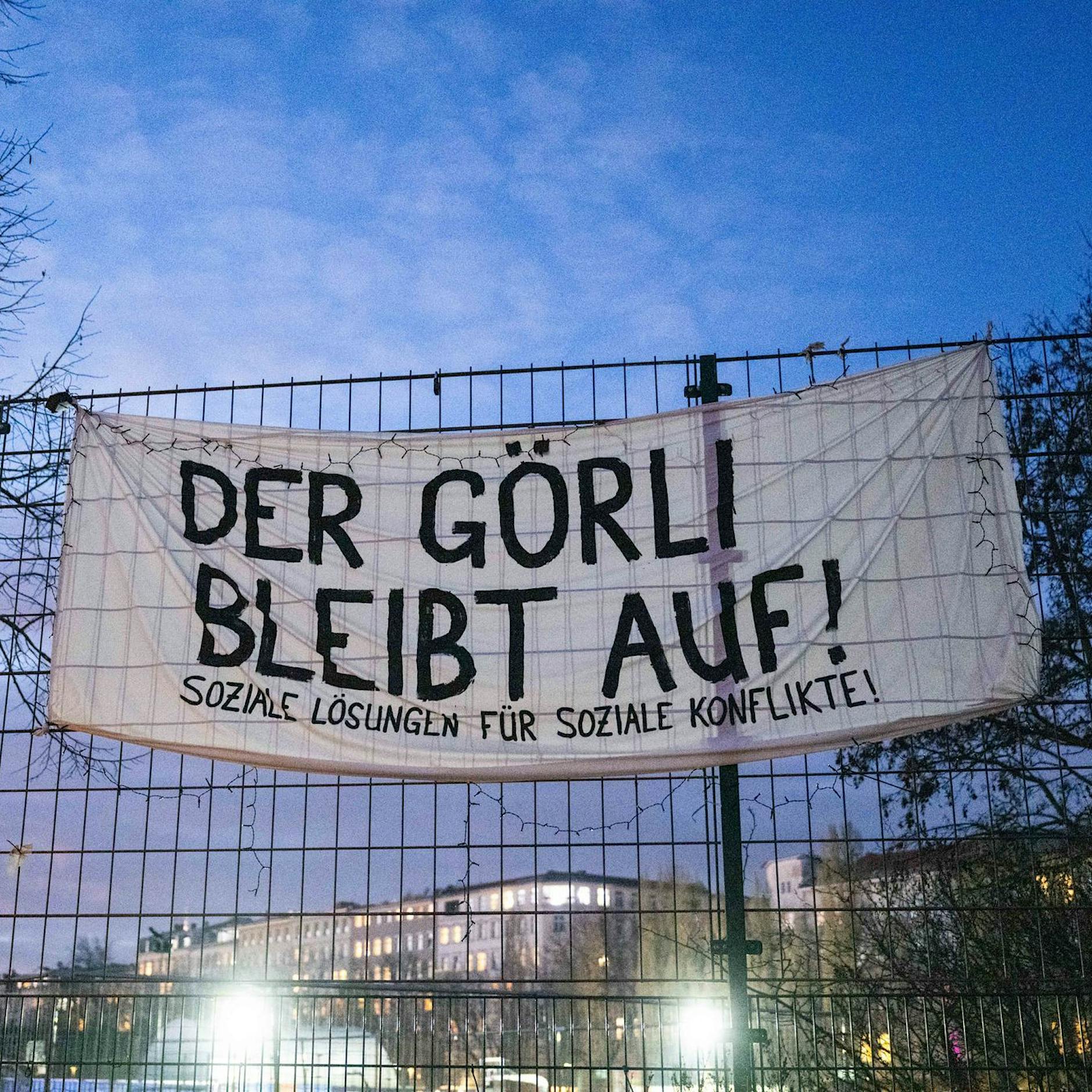 Kreuzberg im Aufruhr: Klage gegen Schließung des Görlitzer Parks