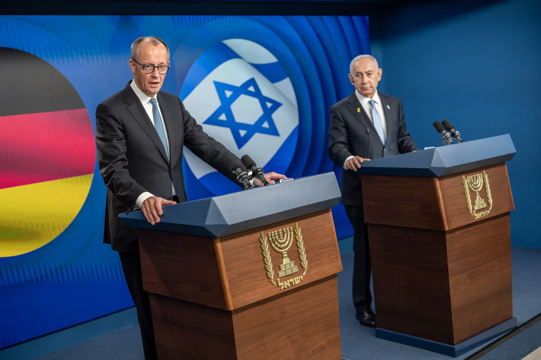 Kanzler Merz steht vor der Herausforderung, gegenüber Israels Ministerpräsident Netanjahu klare rote Linien zu ziehen.