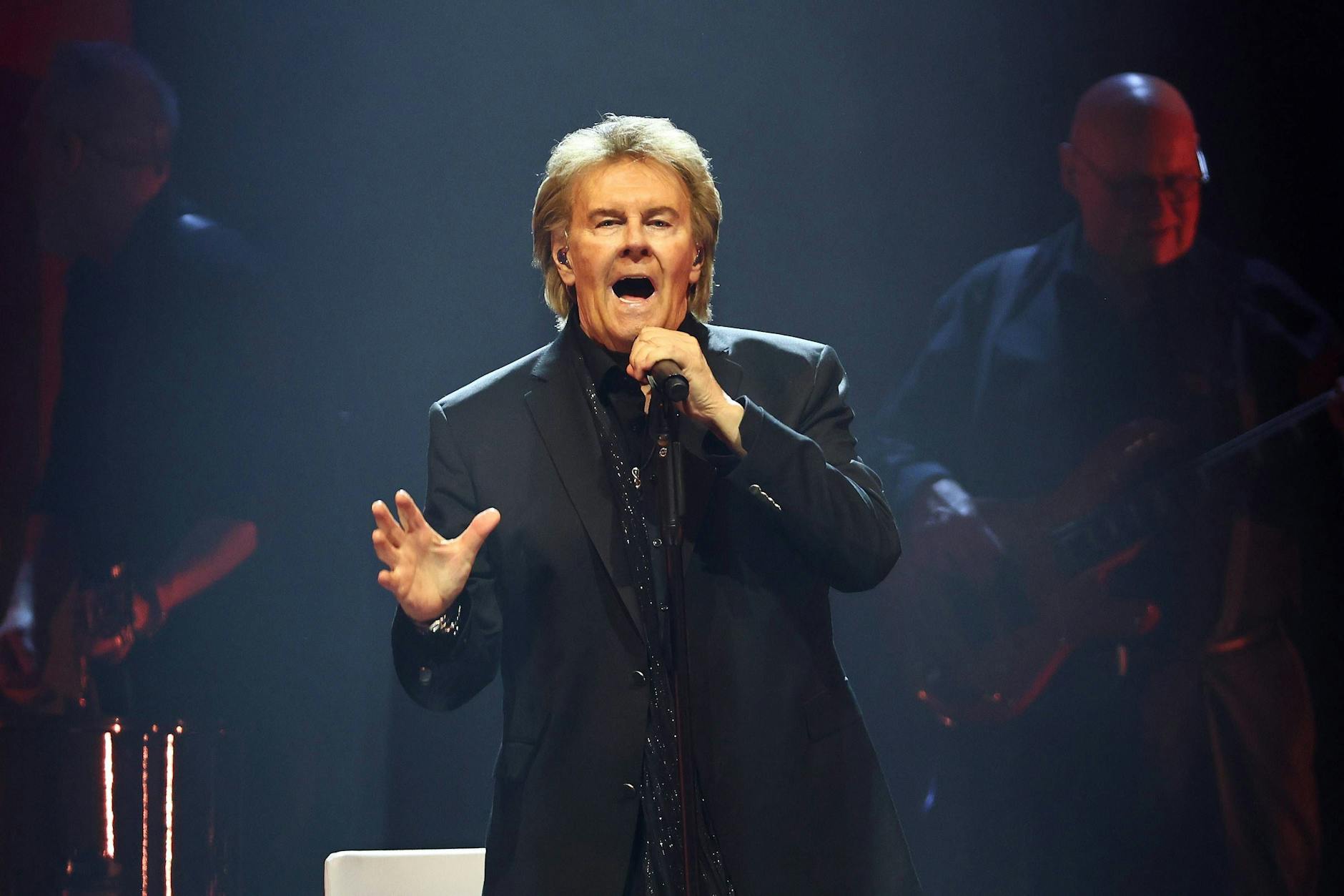 Randale auf Konzert von Howard Carpendale: Frau beißt Security-Mann