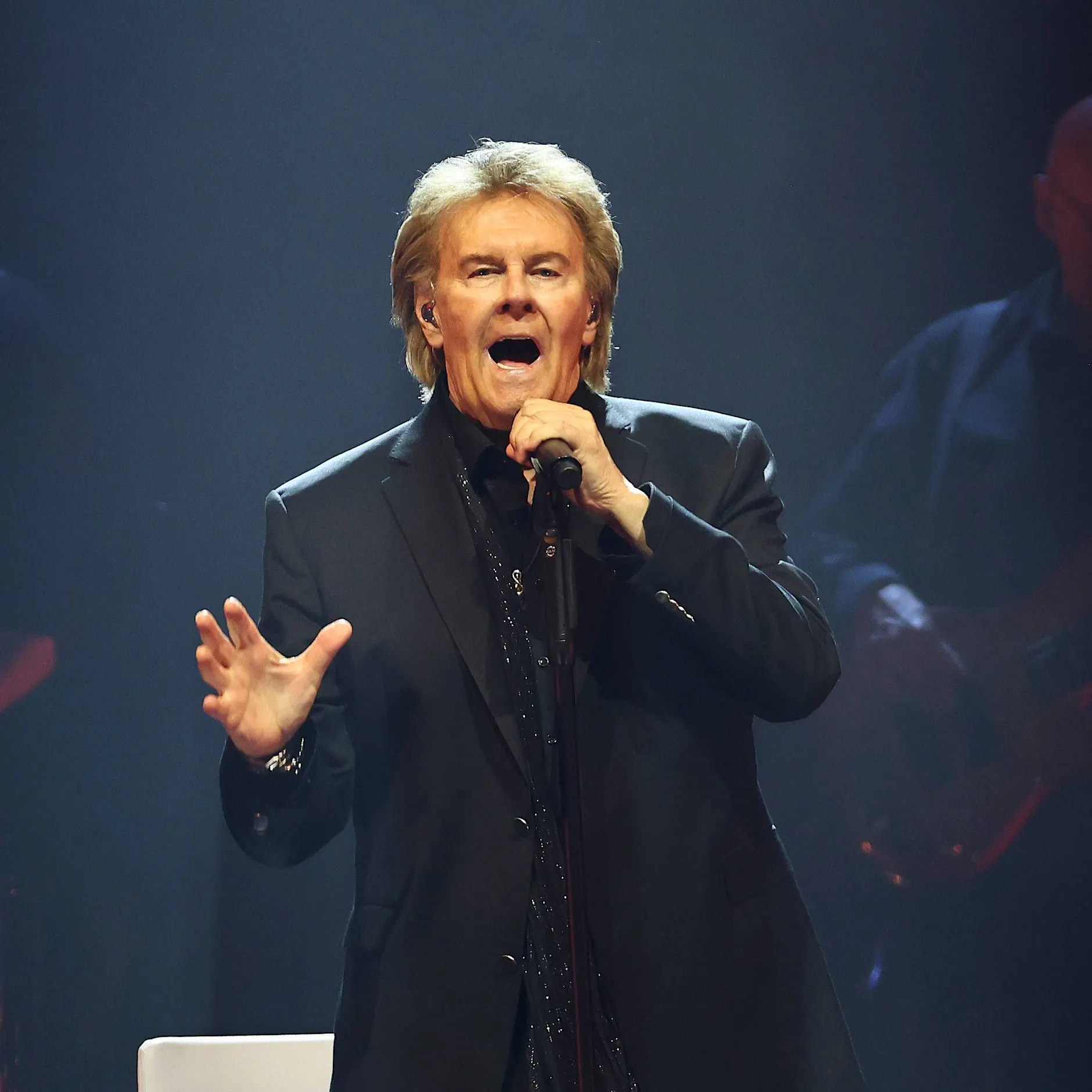 Randale auf Konzert von Howard Carpendale: Frau beißt Security-Mann