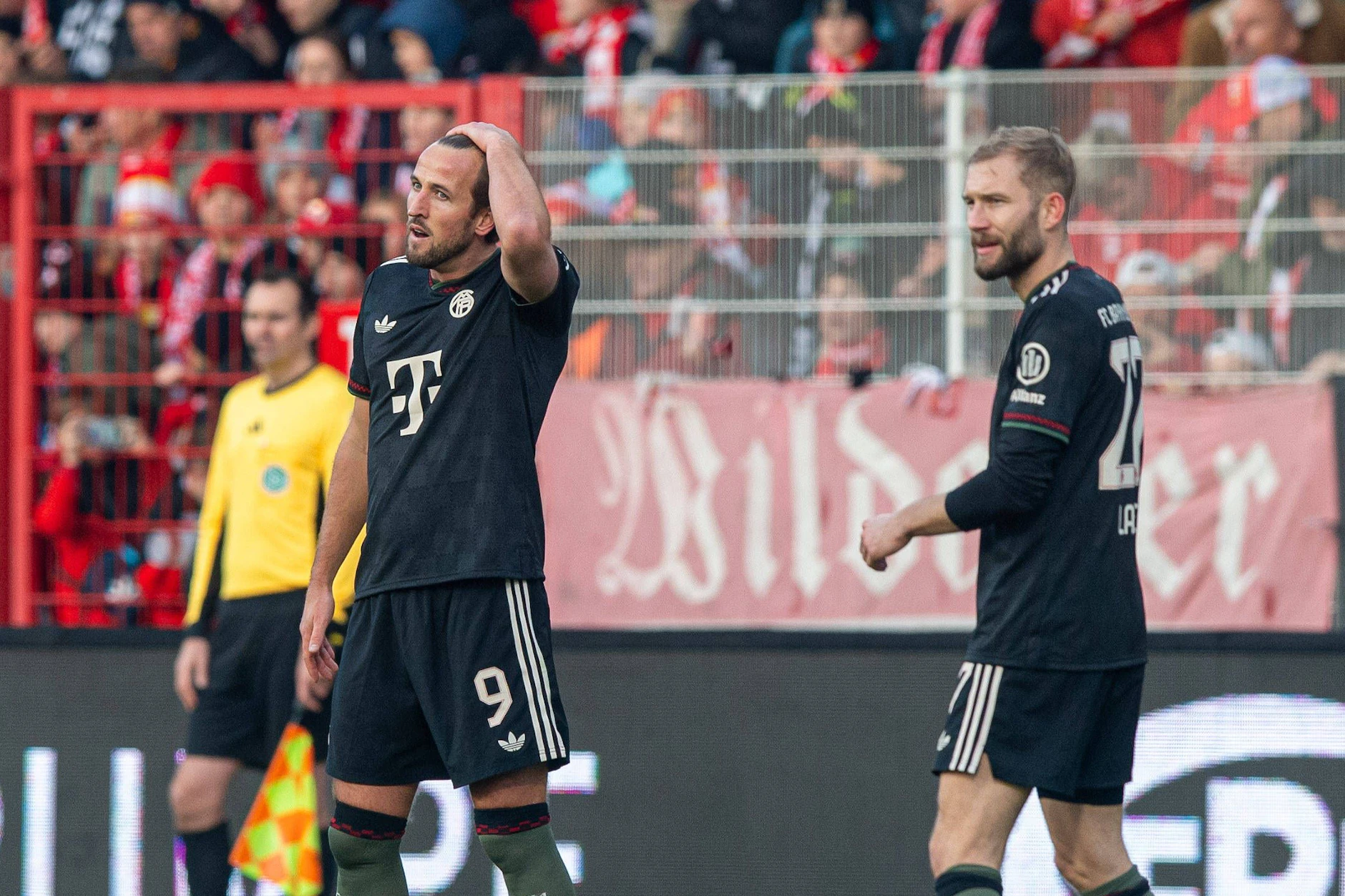 Superstar Harry Kane (l.) und der FC Bayern München wissen bereits, wie schwer es gegen den 1. FC Union Berlin sein kann.