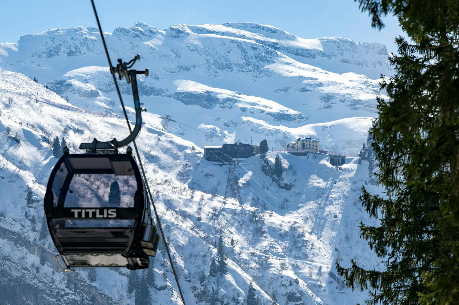 Eine Gondel der Gondelbahn Titlis Xpress Engelberg-Trübsee. Im Schweizer Skigebiet Engelberg ist eine Gondel abgestürzt.