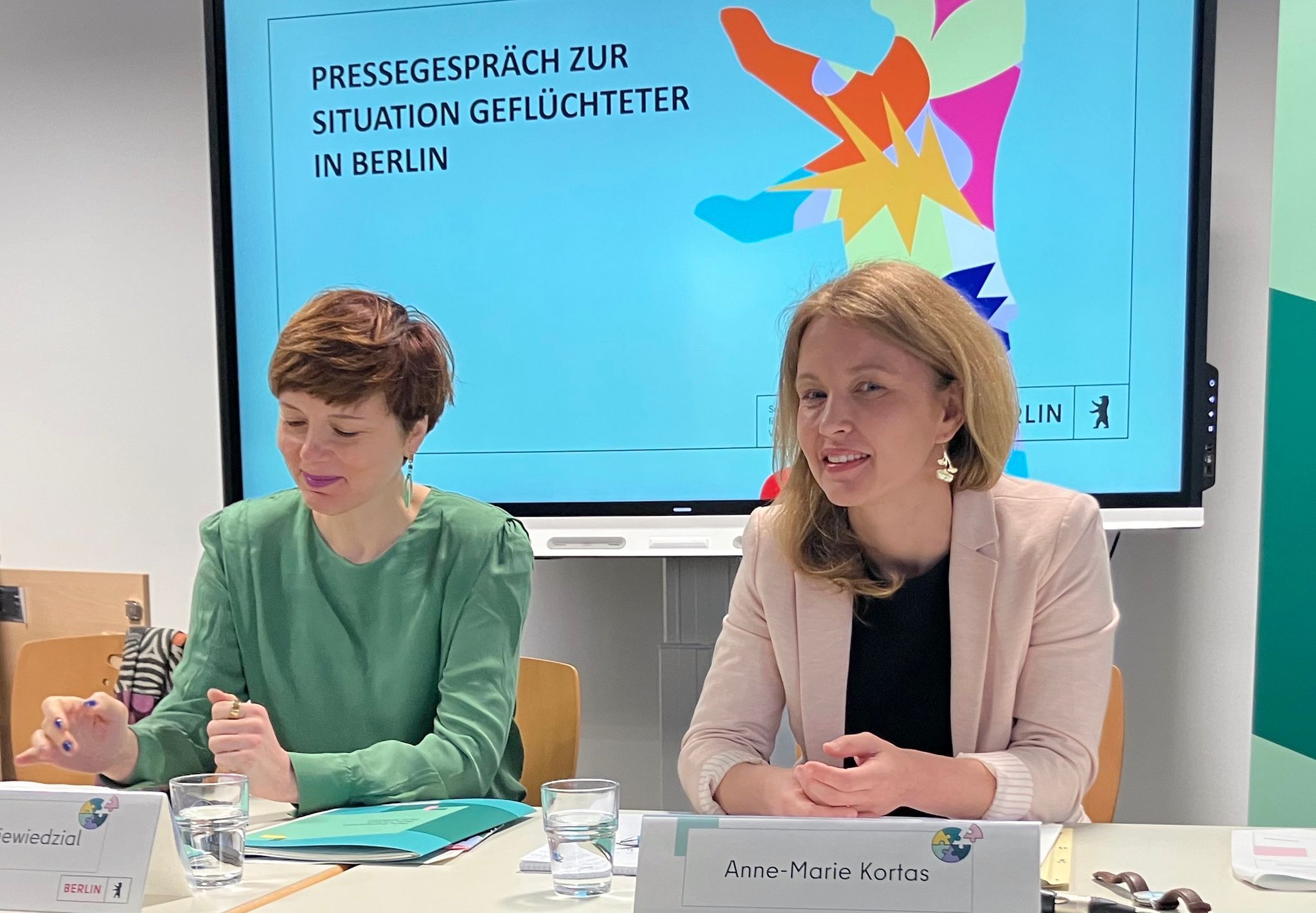 Neue Flüchtlingszahlen in Berlin - Integrationsbeauftragte kritisiert Bund